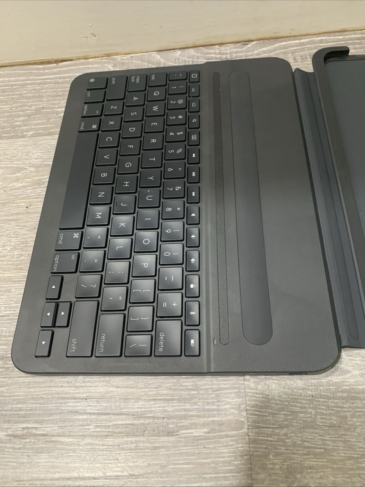 Logitech Slim Folio Pro Backlit Keyboard Case For Apple iPad Pro 11 (920-009121)