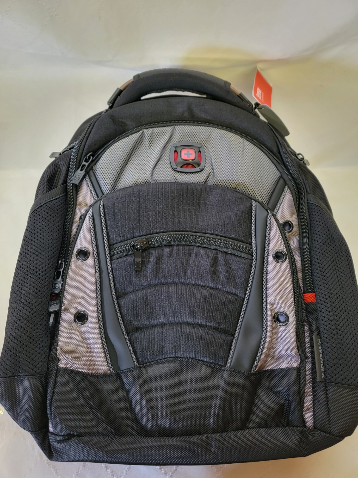 Wenger Synergy 16″ Laptop Backpack, Black/Gray NEW