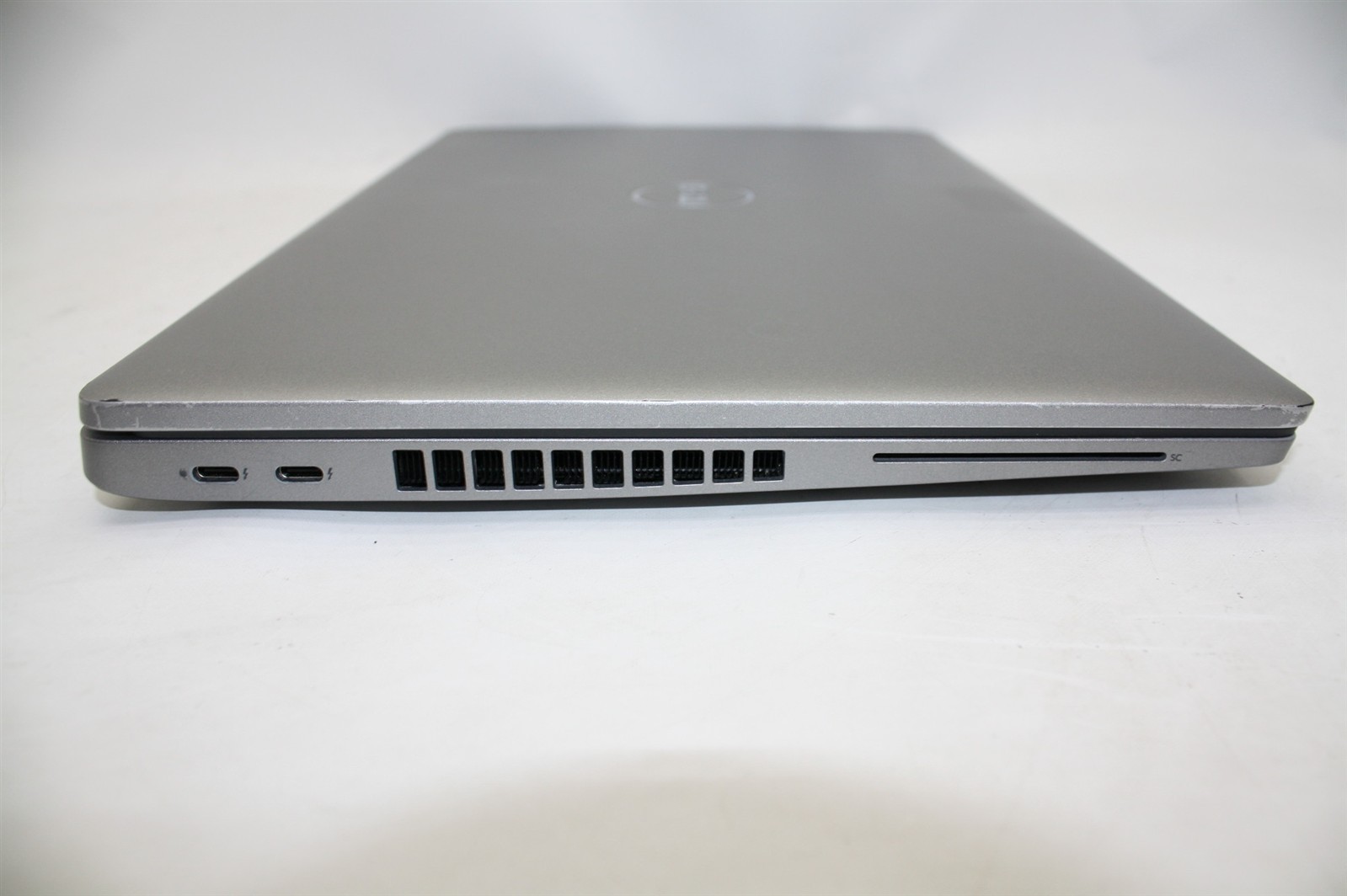 15.6″Dell Latitude 5520 i7-1185G7 3.00GHz RAM 16GB NVMe 256GB/Cosmetic issue