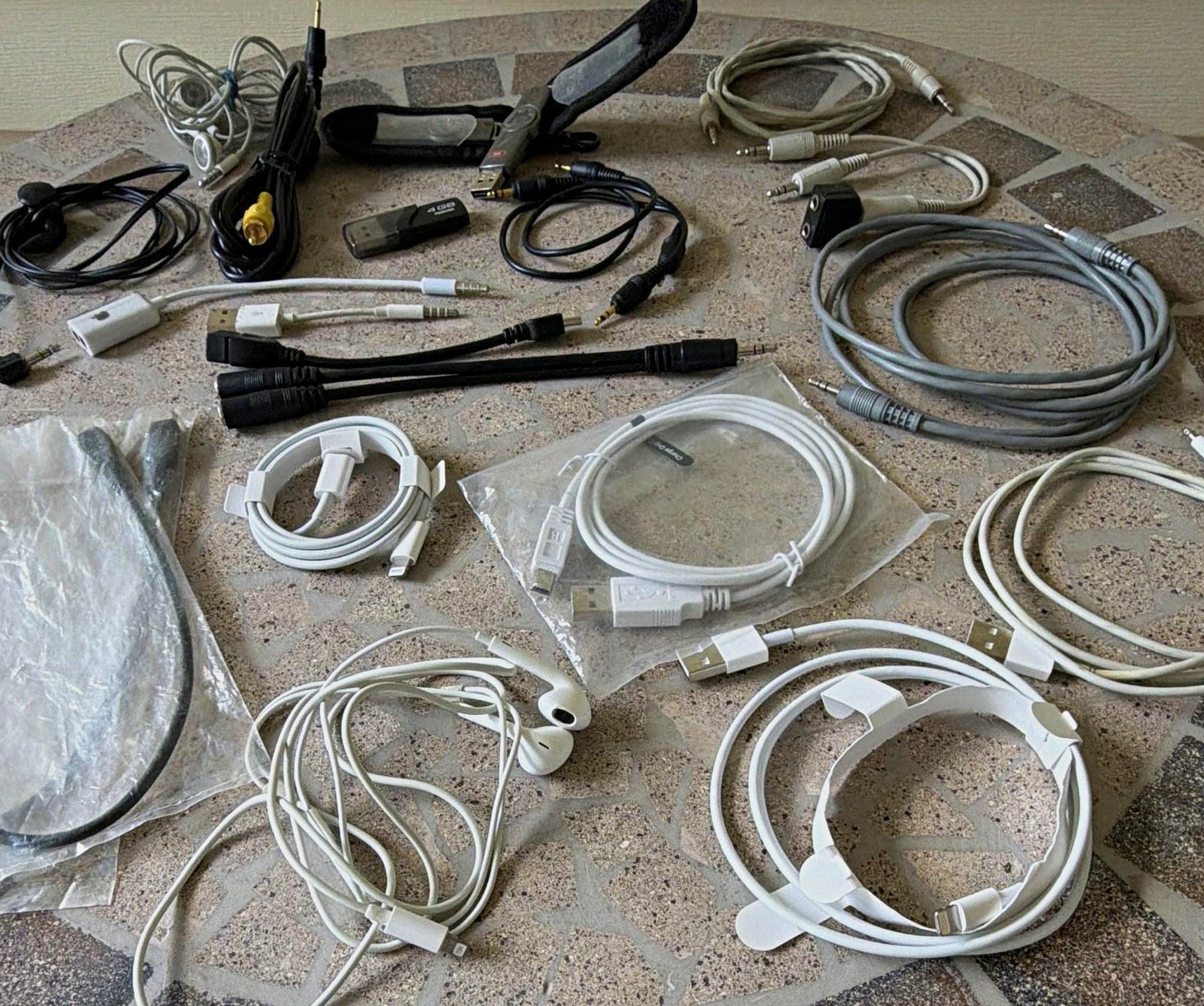 Assorted Lot USB-A Male to Mini USB & Lightning Round USB Cables
