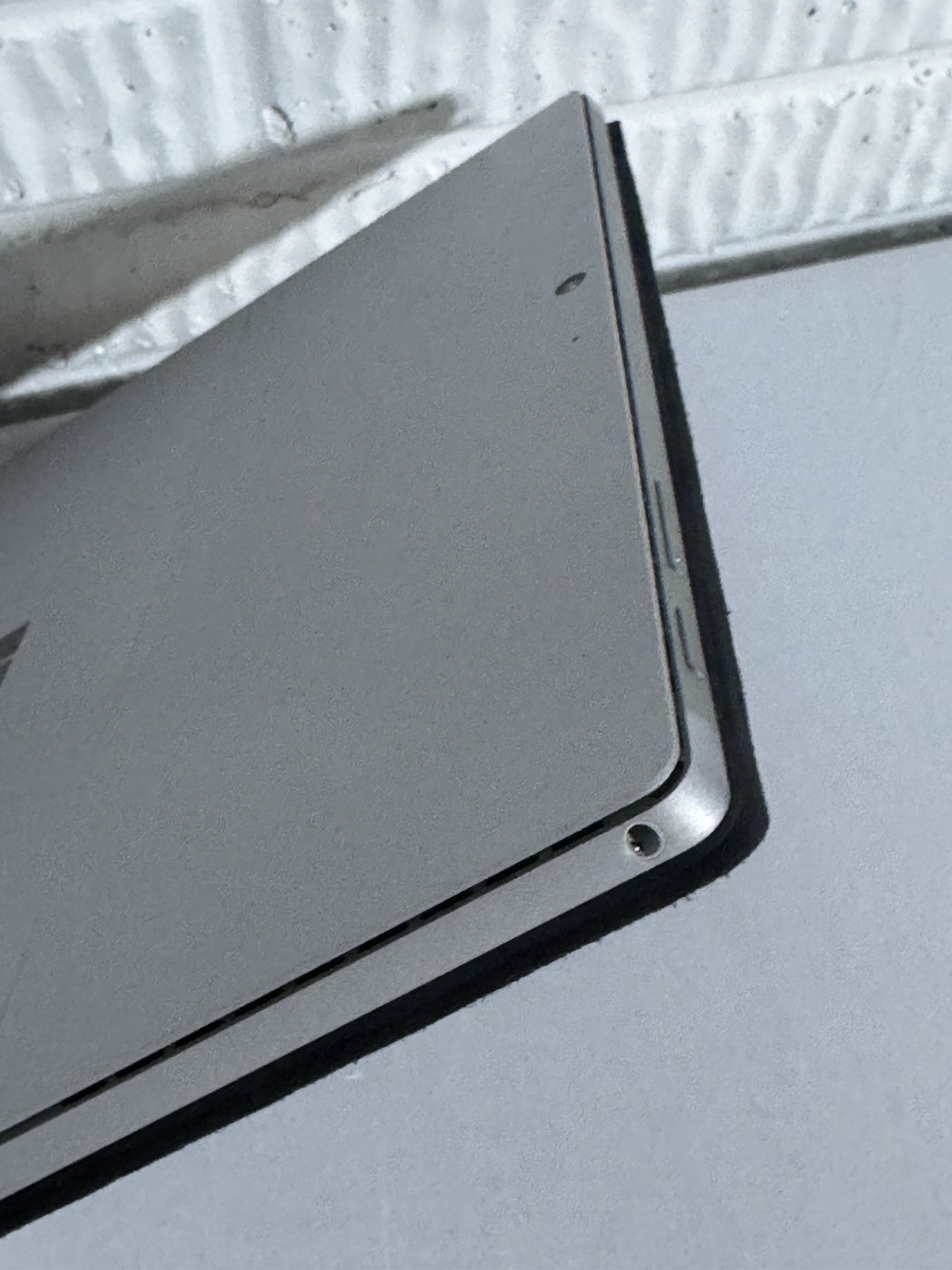 Microsoft Surface Pro 7 i5/16GB/256GB – Cracked Screen – AS/IS – PARTS & REPAIR