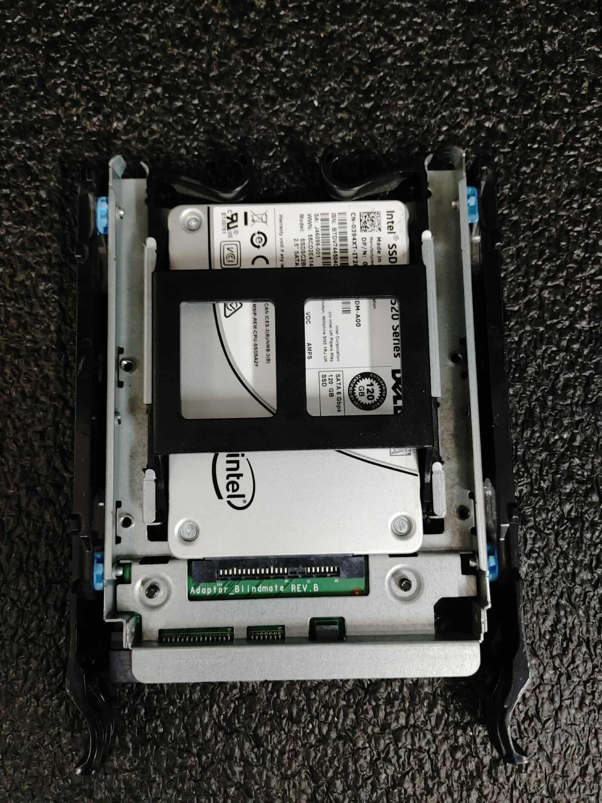 Dell 394XT SSDSC2BB120G7R DCS3520 Series 120GB 6Gbps SATA 2.5inSSD w/ Trail 3.5″