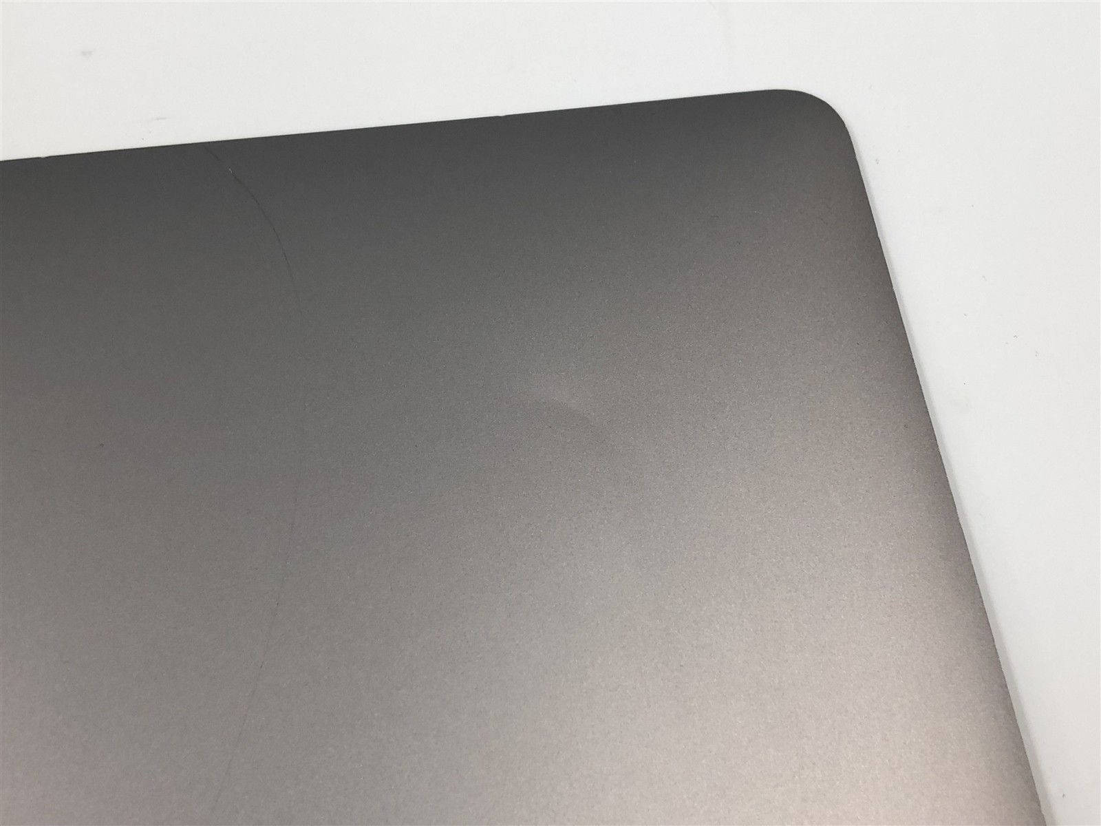 Apple MacBook Pro A2141 16″ Screen Assembly Space Gray 661-14200 – Grade C