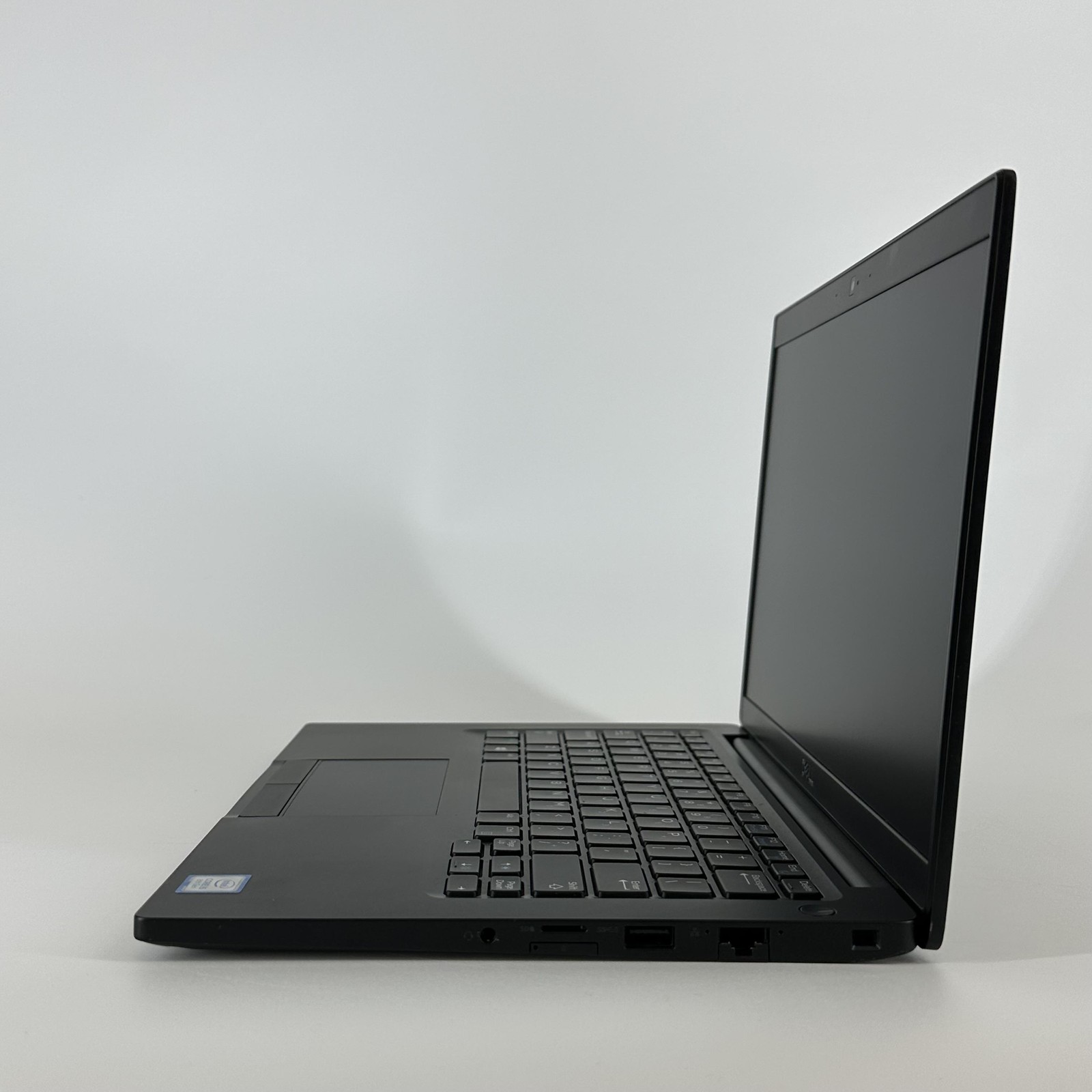 Dell Latitude 7390 13.3 Black FHD i5-8250U 1.60GHz 16GB RAM 256GB SSD Good
