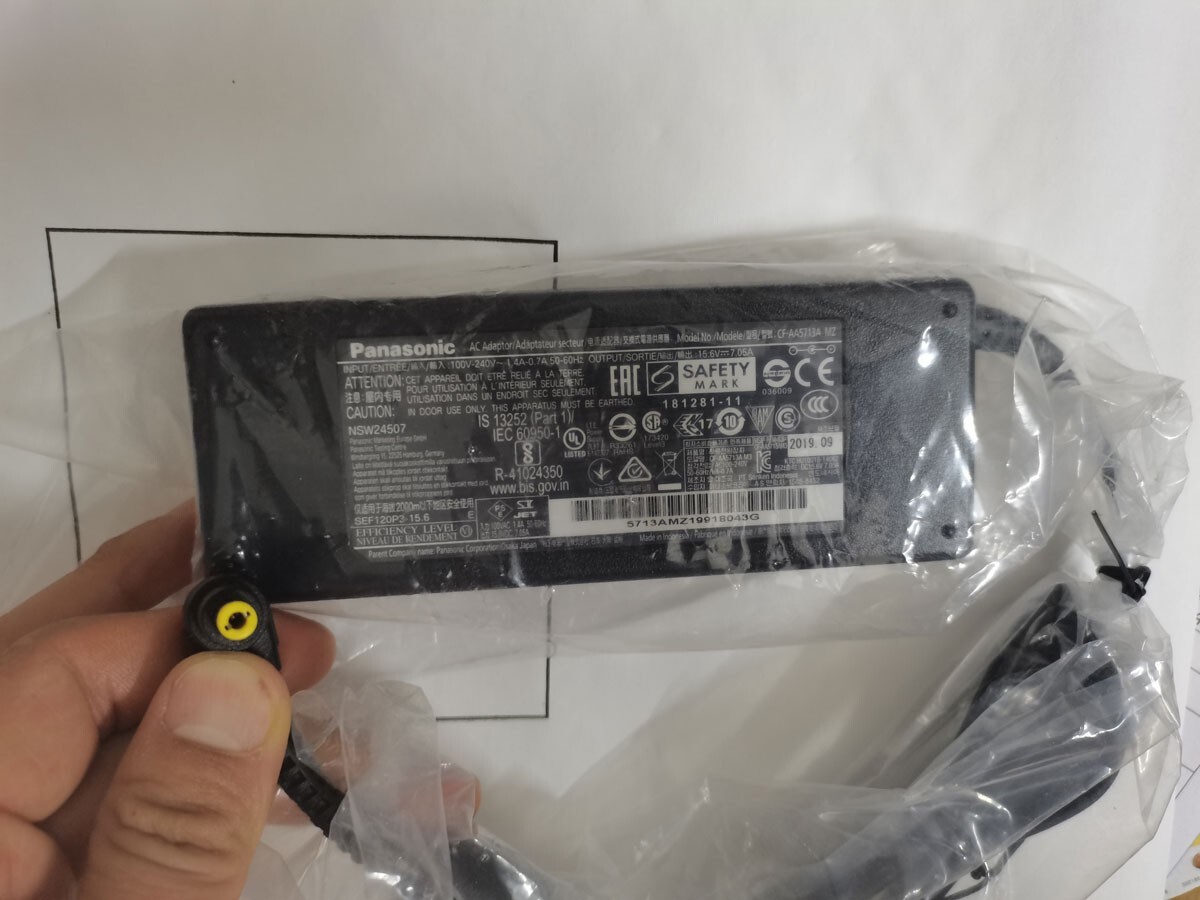 110W Original 15.6V 7.05A CF-AA5713A MZ For Panasonic Toughbook CF-D1N Charger