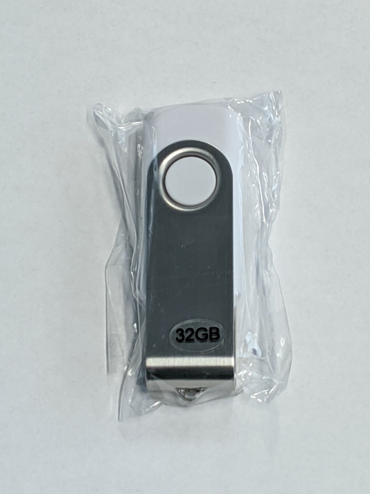 USB Flash Drive 32GB – Unbranded – USB 2.0 – FAT32 Format for Multimedia – White