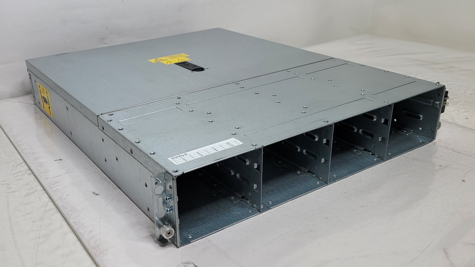 HPE StorageWorks M6412 – 3.5in 12 Drive Bay Storage Array No HDDs – AG638B (a)