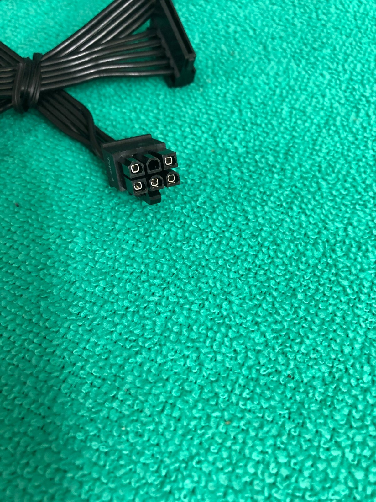 Corsair Type 4 6 Pin to 4 SATA DRIVER POWER CABLE FOR CORSAIR CXM