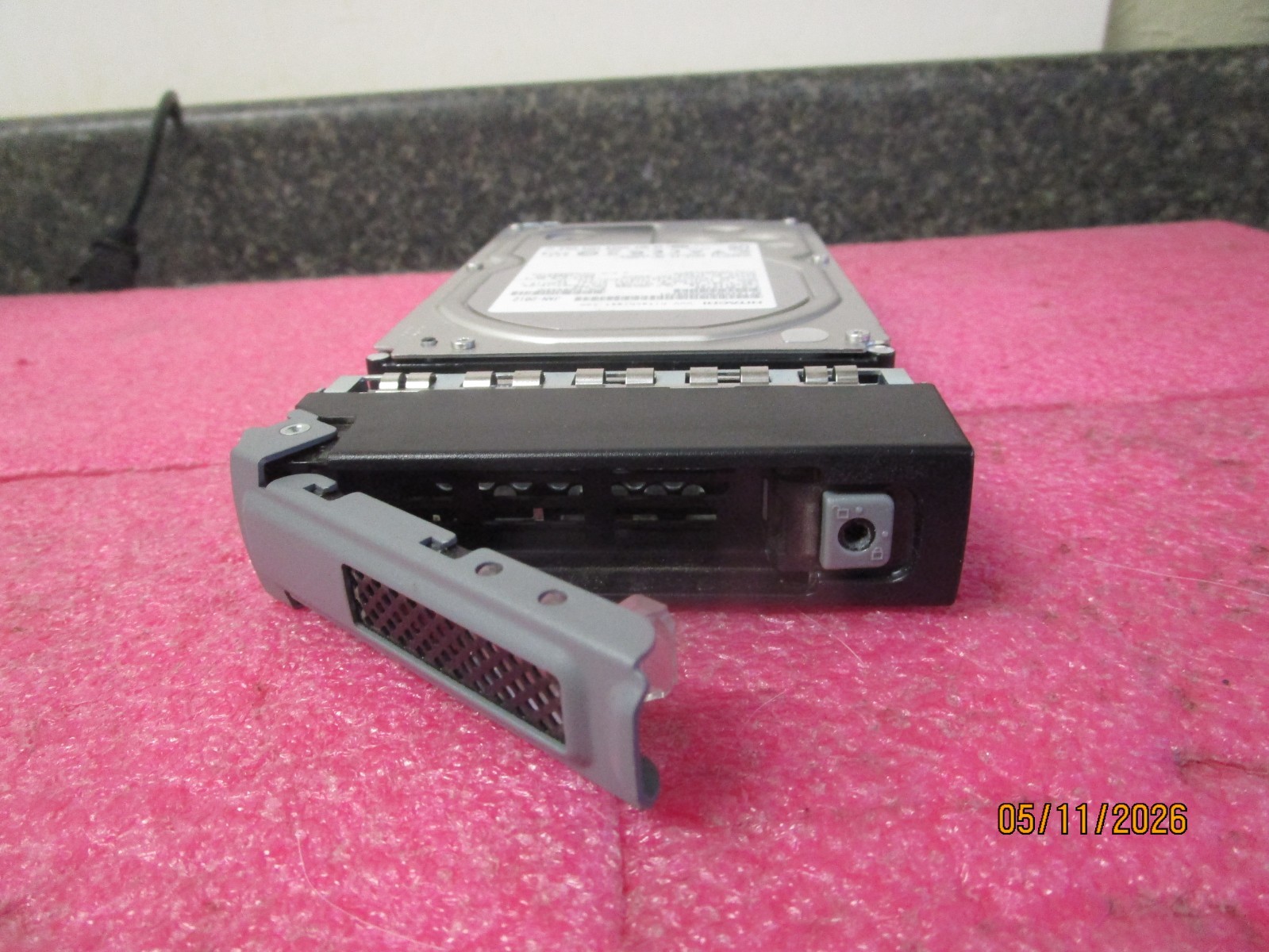 Hitachi HGST 2TB 0F12455 SATA 3.5″ Hard Drive HUA723020ALA640 + Tray – Tested