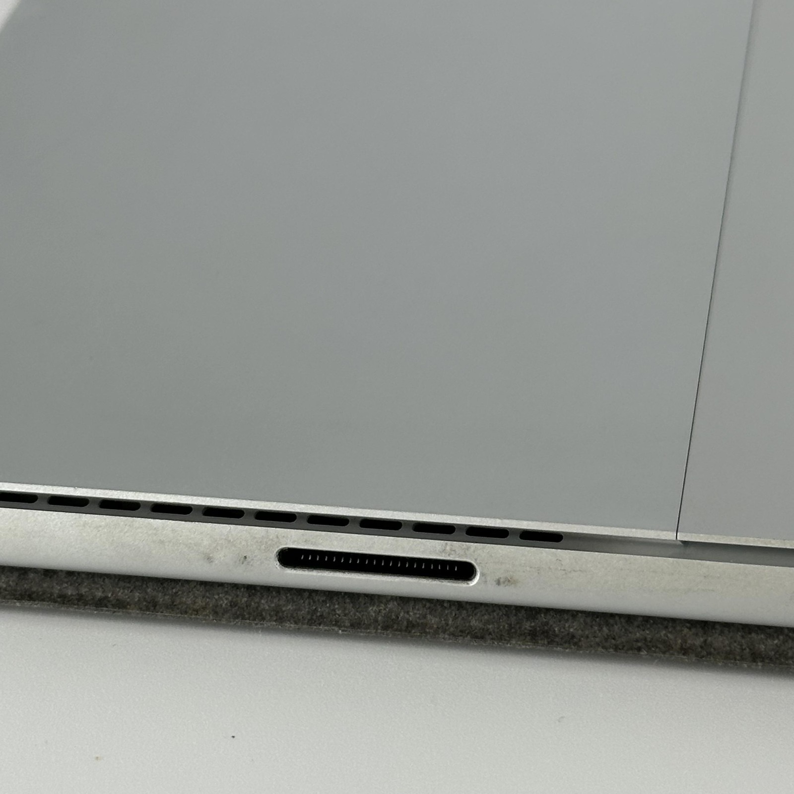 Microsoft Surface Pro 9 13 Platinum 2.7 GHz i7-1265U 16GB 256GB SSD Very Good