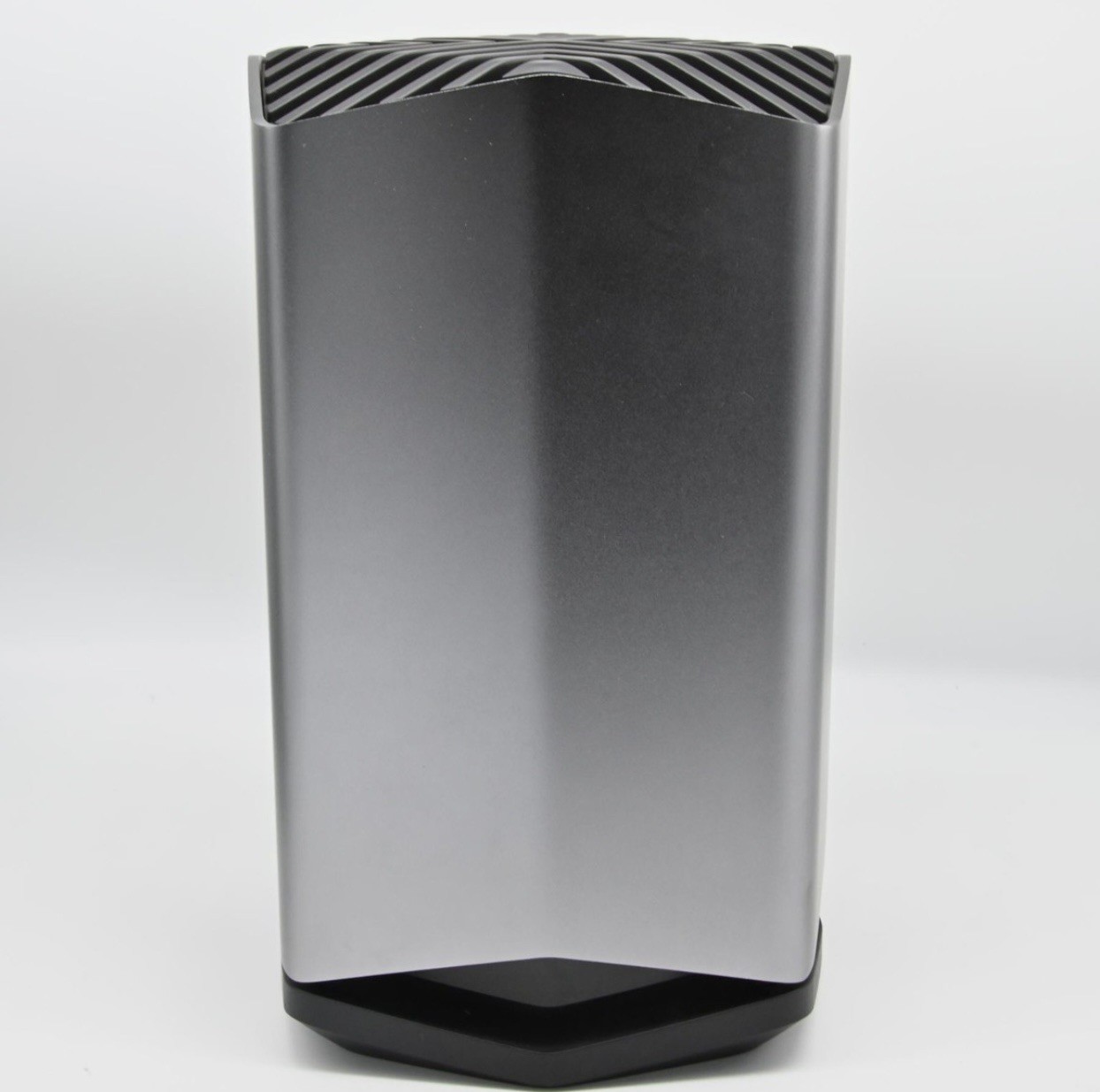 Blackmagic Design eGPU Pro – AMD Radeon RX Vega 56 – Thunderbolt 3 External GPU