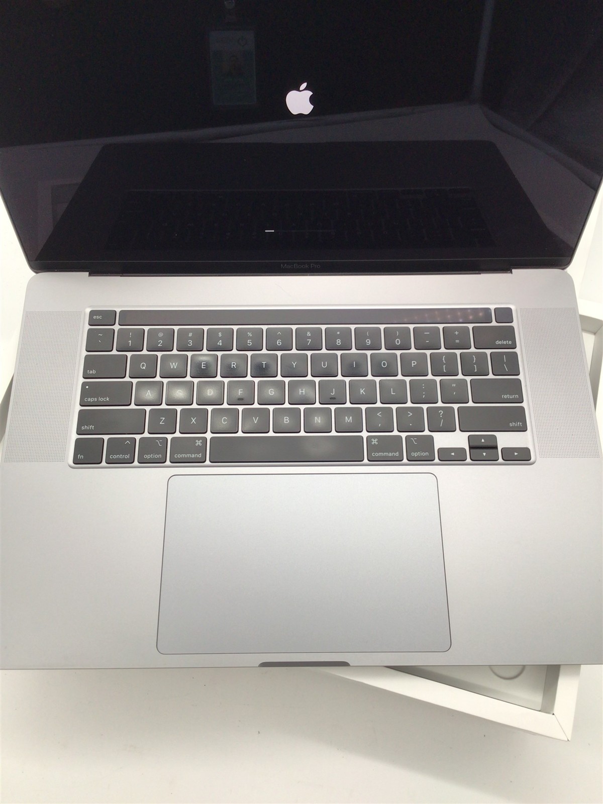 Apple Macbook Pro 16″ A2141 i7-9750H 2.60GHz/32GB RAM/512GB NVMe