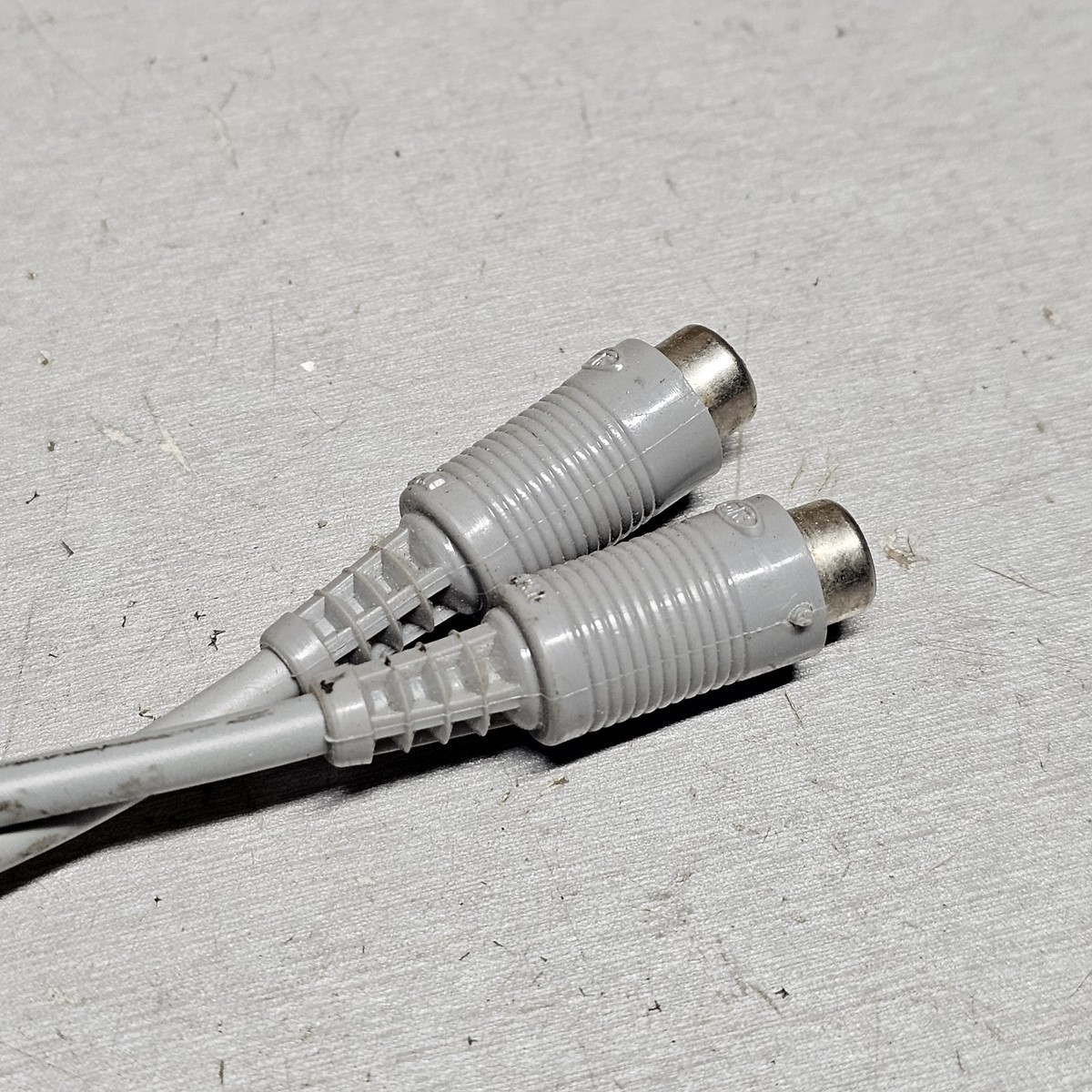 RCA Audio Y Adapter 1 Male to 2 Female Splitter Vintage A/V Cable