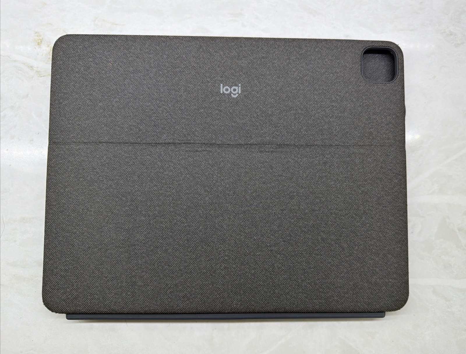 Logitech Combo Touch Keyboard Case w/ Trackpad for iPad Pro 12.9″ 5th & 6th Gen