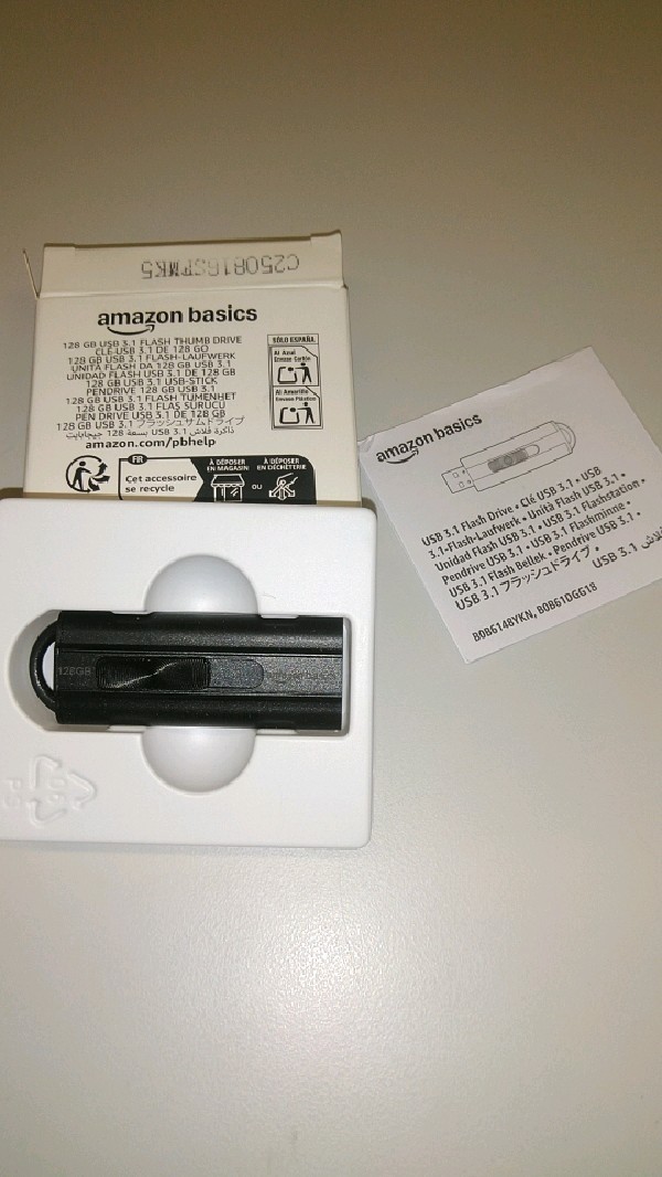 Amazon Basics 128GB Ultra Fast USB 3.1 Black Flash Drive High-Speed LS21USB128G1