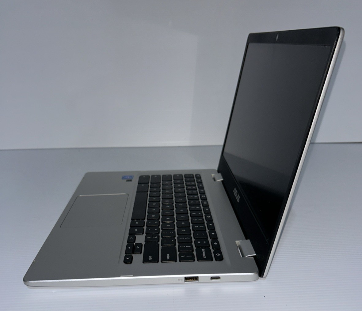 Asus Chromebook C423NA-BCLN5 14″ Intel Celeron N3350 @1.1 GHz 4GB RAM 32GB eMMC