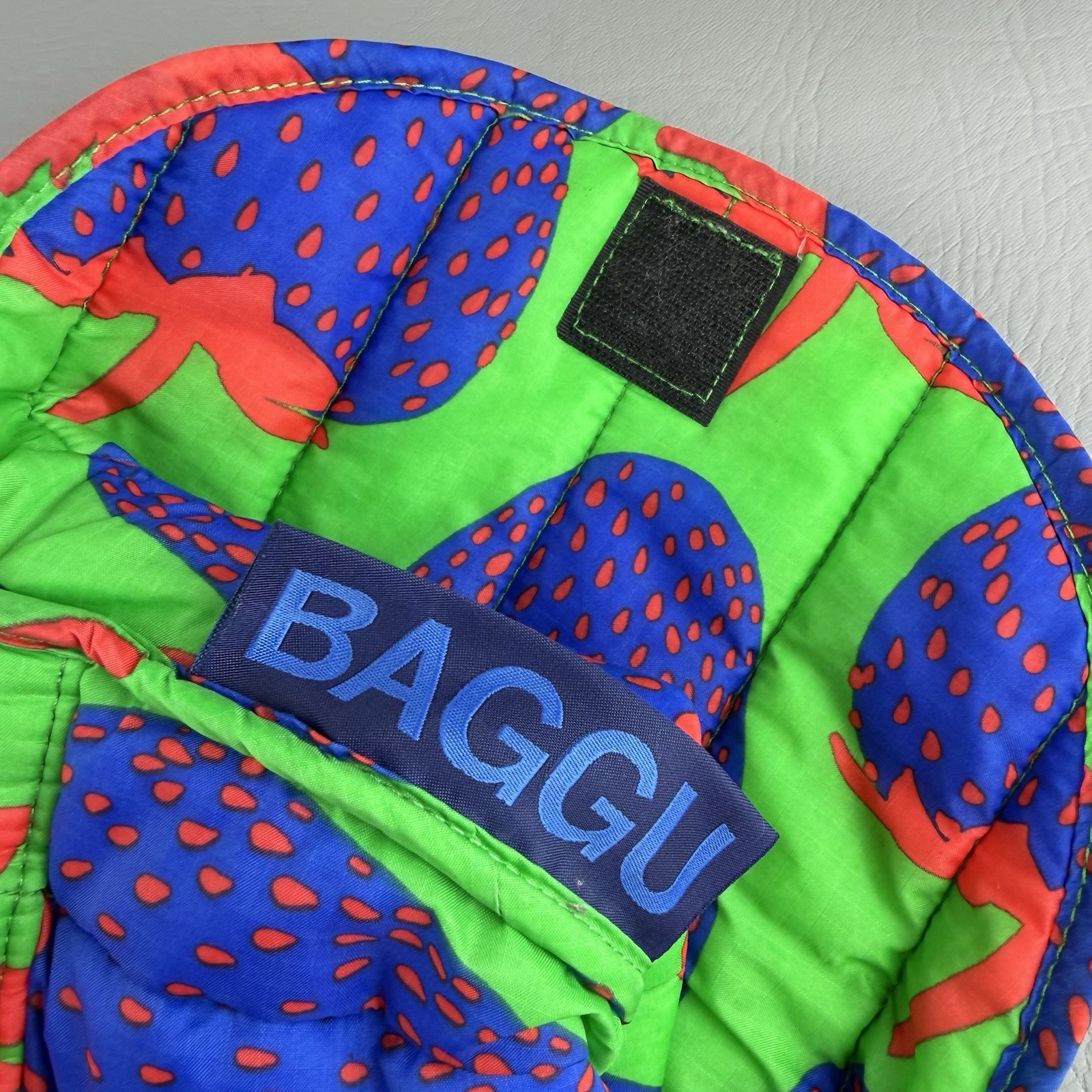 BAGGU Electric Strawberry 16” Laptop Sleeve DISC Green/Blue Symmetrical Pattern