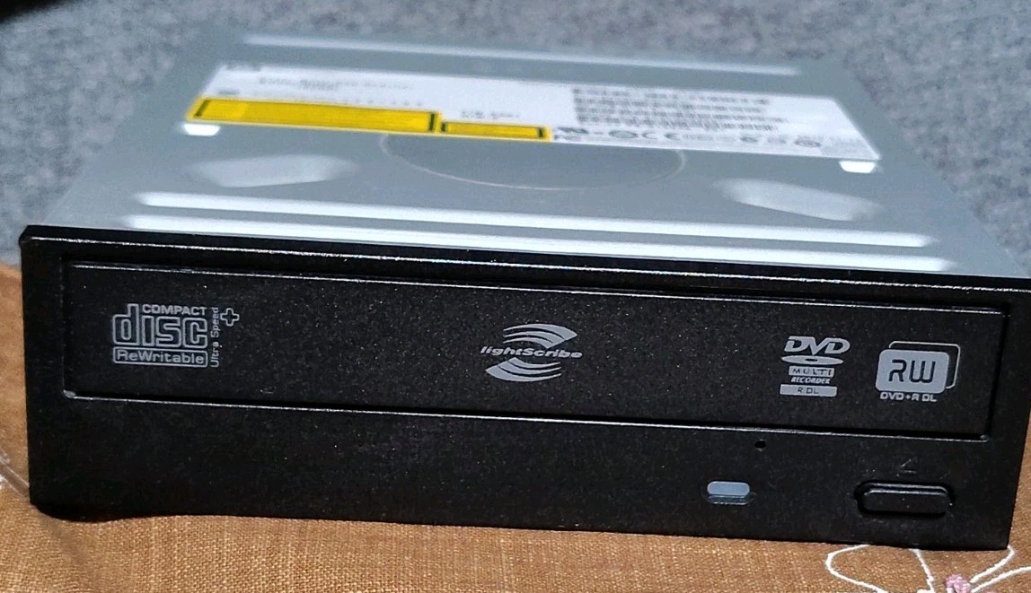 HP GH60L LightScribe DVD±RW Dual Layer DVD Writer SATA Optical Drive