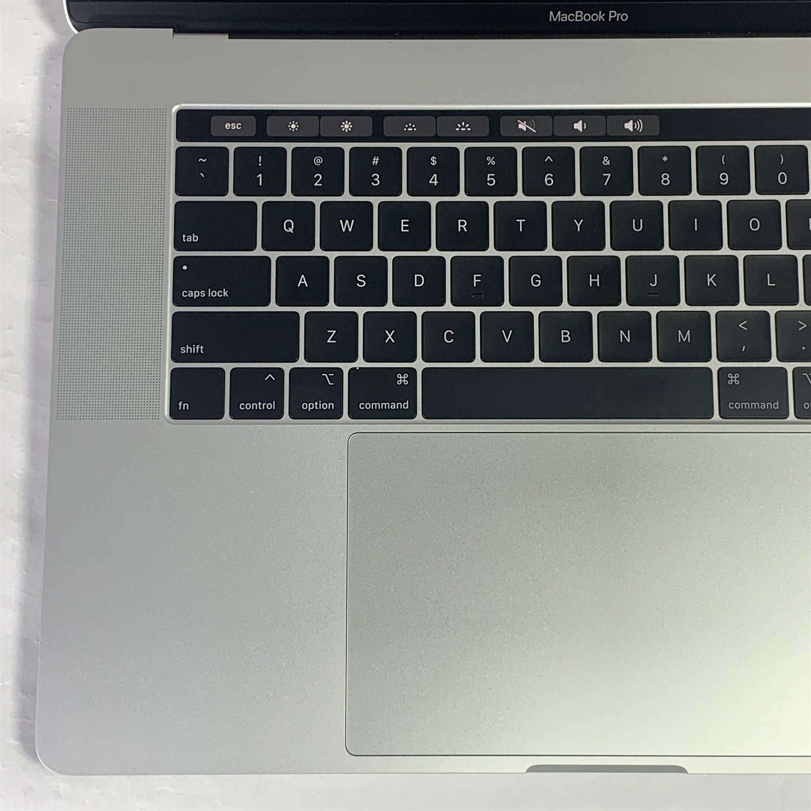 Apple MacBook Pro A1990 15″ 2019 Laptop Oct Core i9-9980HK 2.4GHz 32GB 1TB SSD