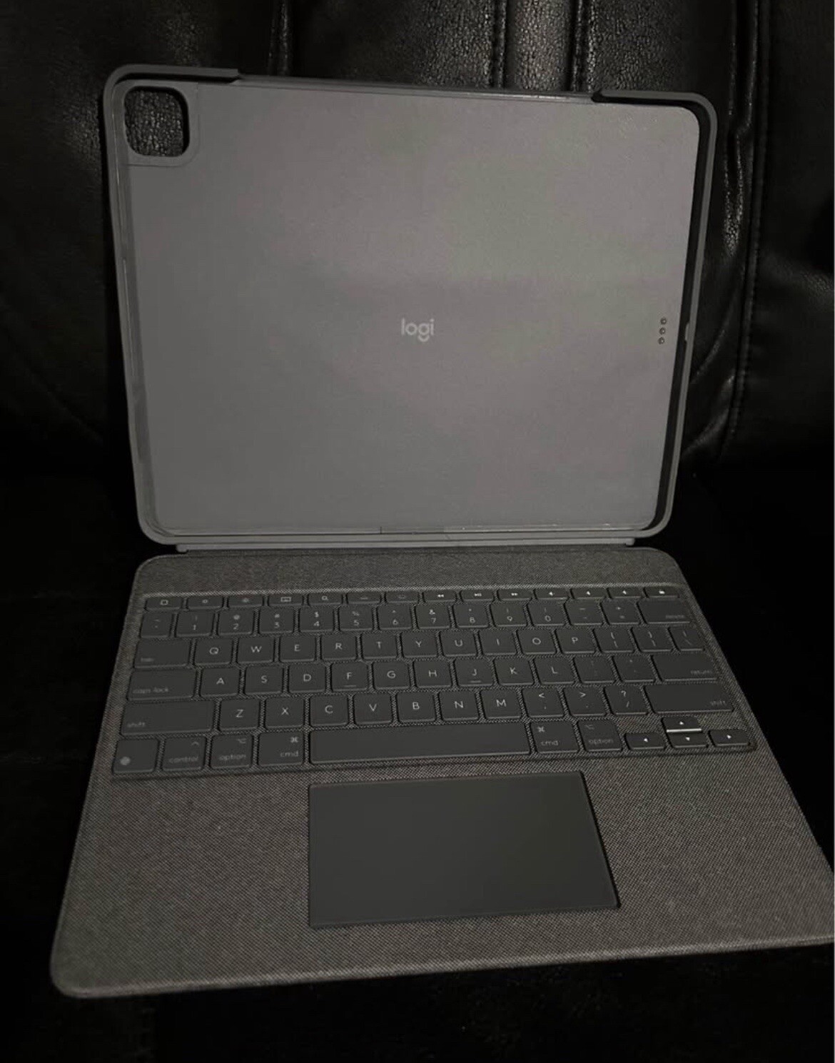 Logitech Combo Touch Keyboard Case for 12.9″ Apple iPad Pro 5th Gen. – Gray