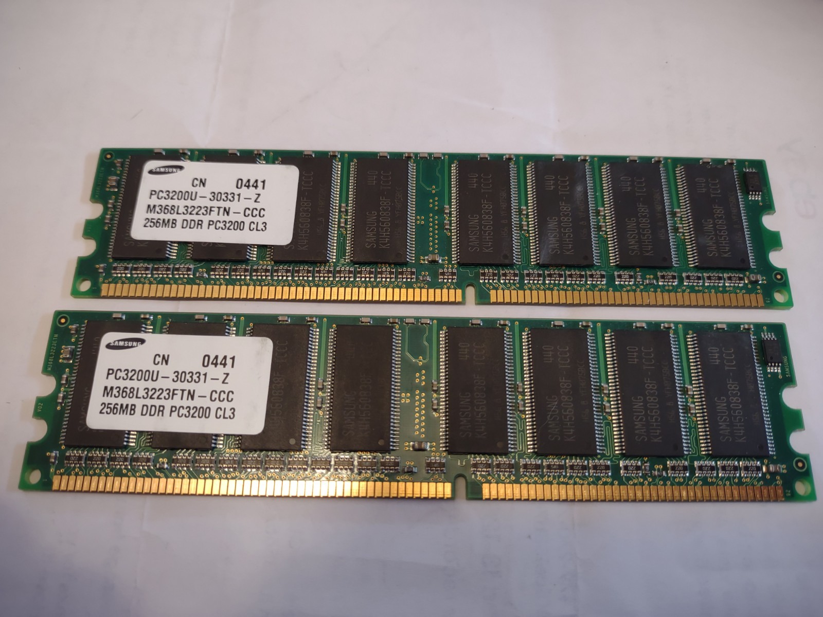 512MB (2x256MB), 184-pin, DDR-400MHz, PC3200U, 2.5V, CL3, unbuffered