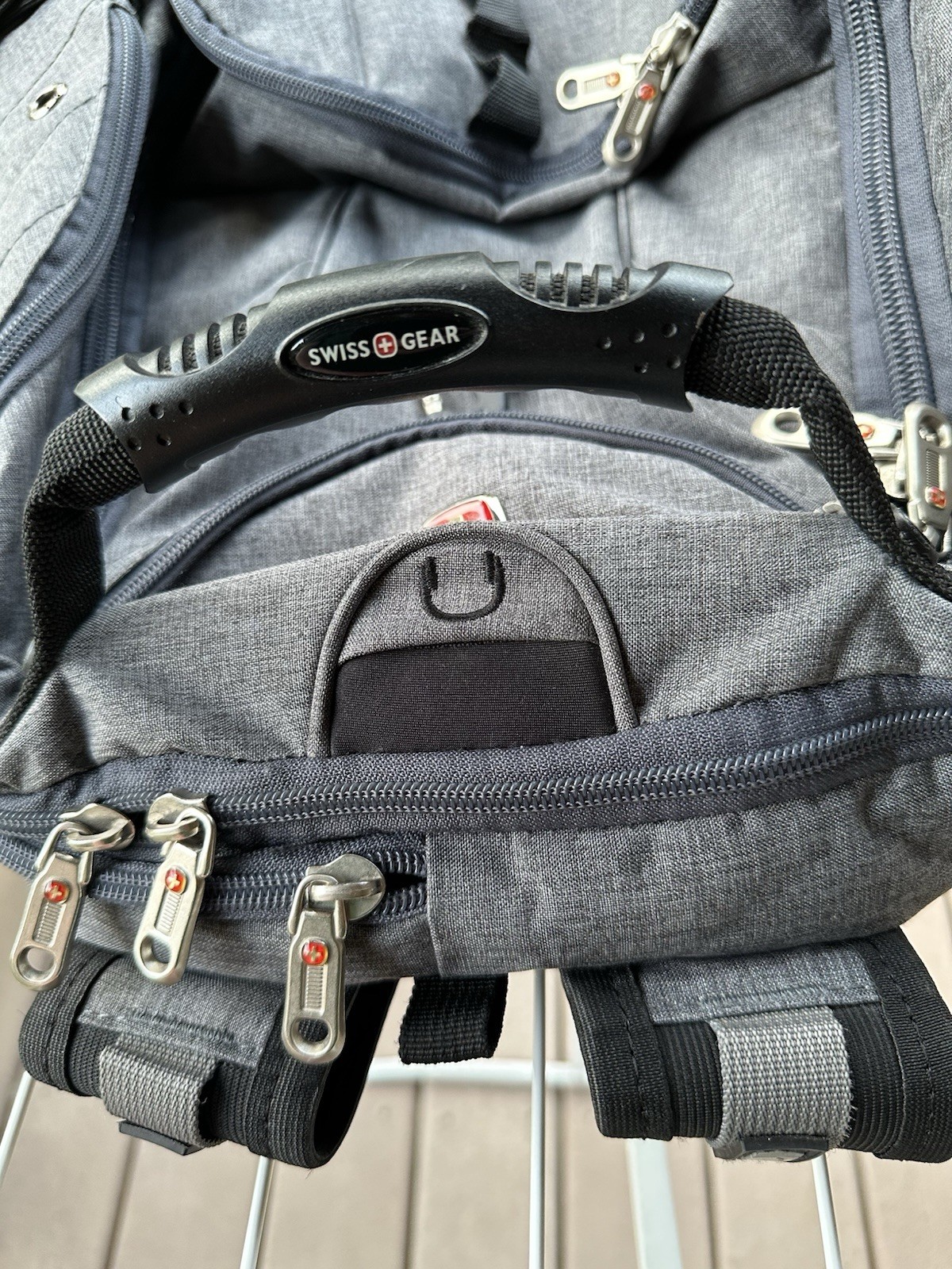 SwissGear 1900 Scansmart TSA Friendly 17 Inch Laptop Backpack – Gray/Heather