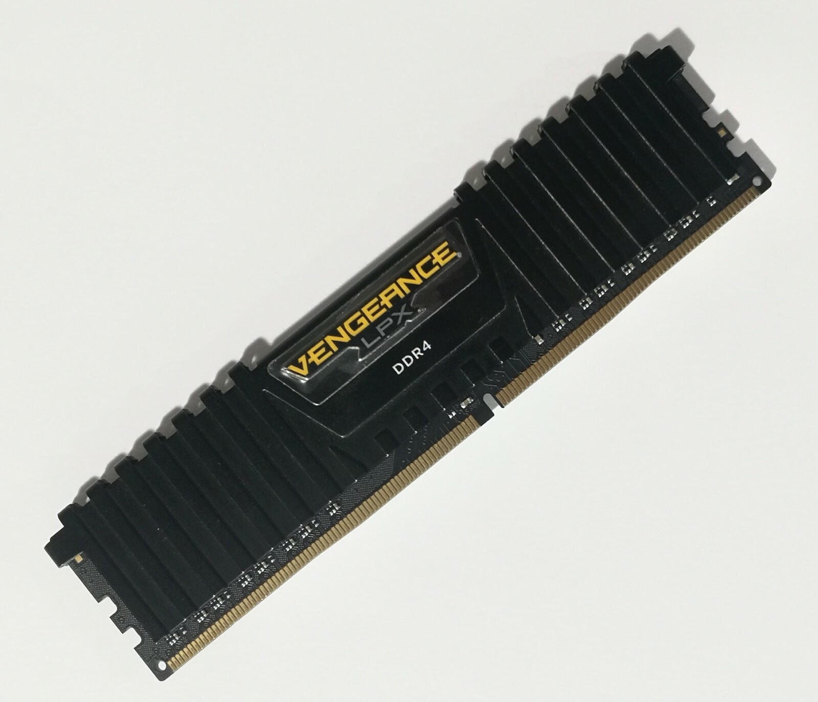 Corsair 8GB DDR4 3000MHz Desktop RAM VENGEANCE LPX CM4X8GD3000C16K4D DIMM