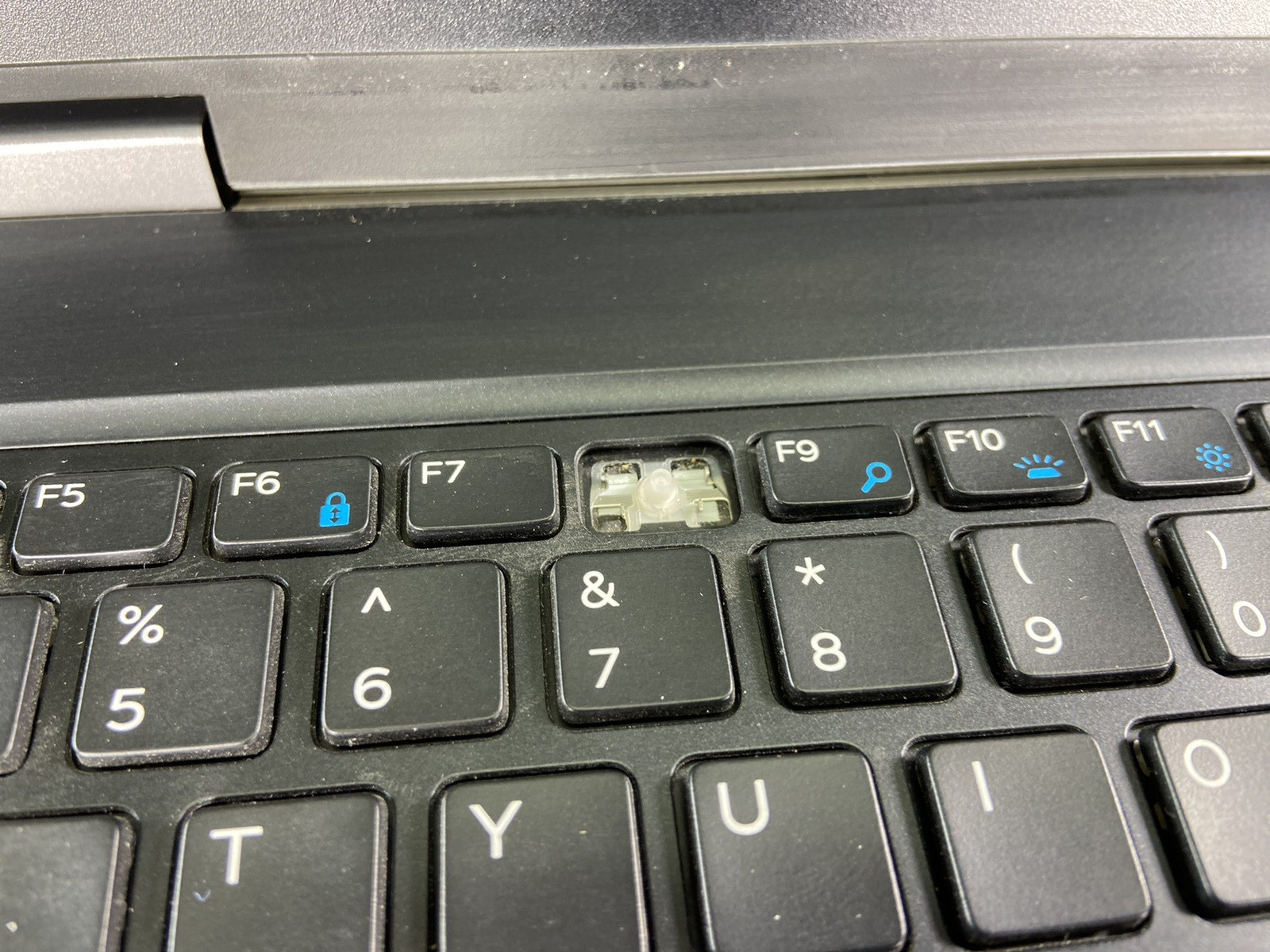 DELL PRECISION 7520 i7-7820HQ @ 2.90GHz, 8GB RAM, NO HDD/OS