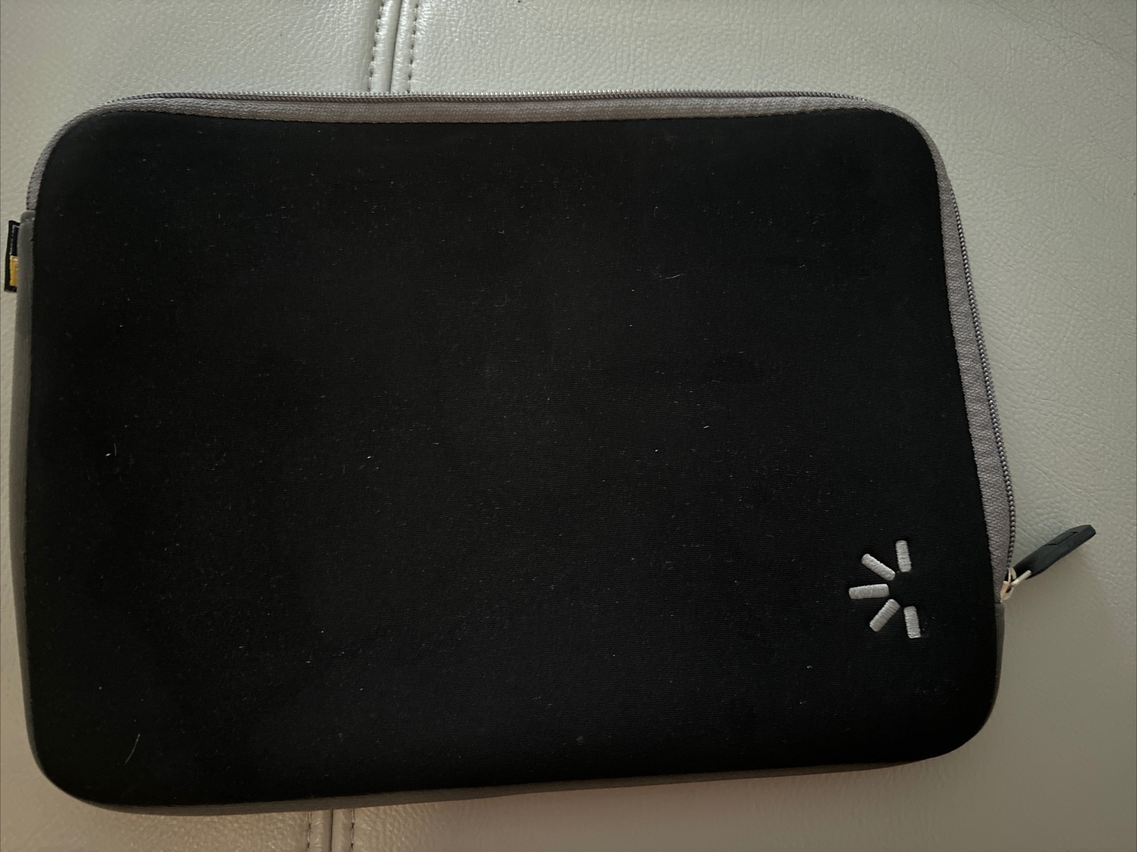 Case Logic 7.5×11 Netbook/ iPad Foam Zipper Sleeve Case
