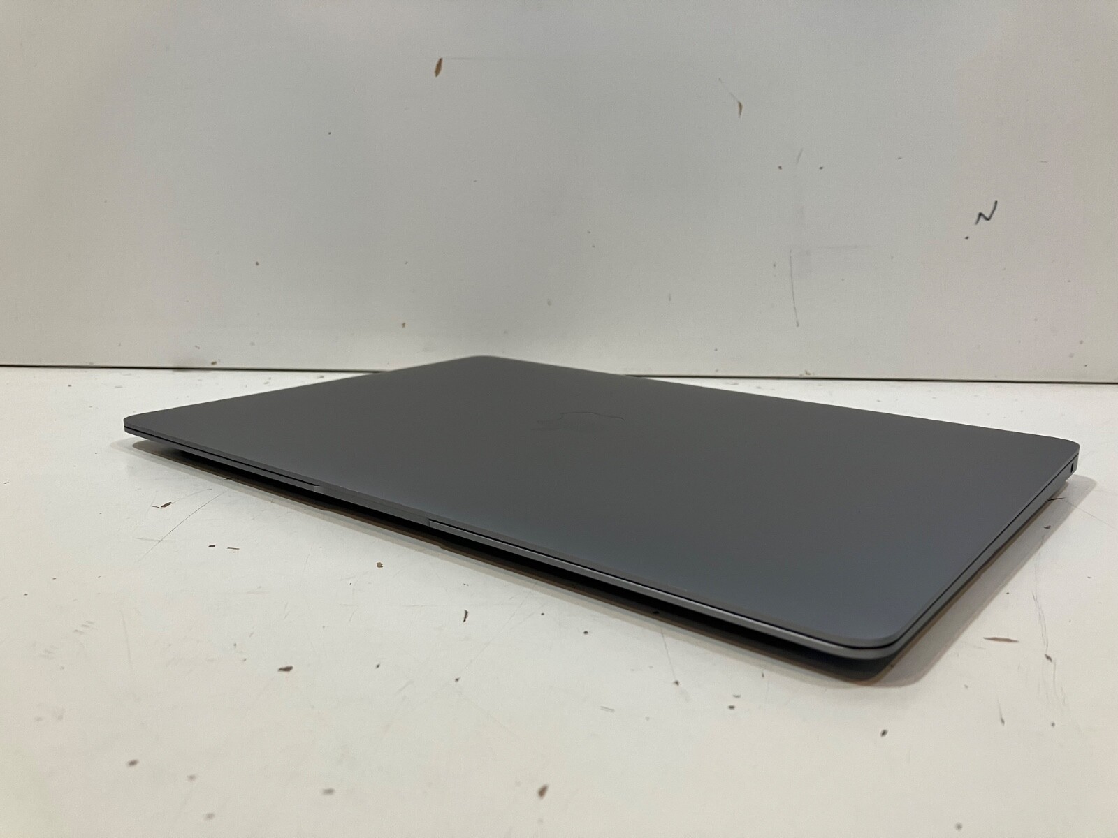 2020 Macbook Air Apple M1 3.2 Ghz CPU/GPU 8/7 Core | 16GB RAM 256GB SSD *