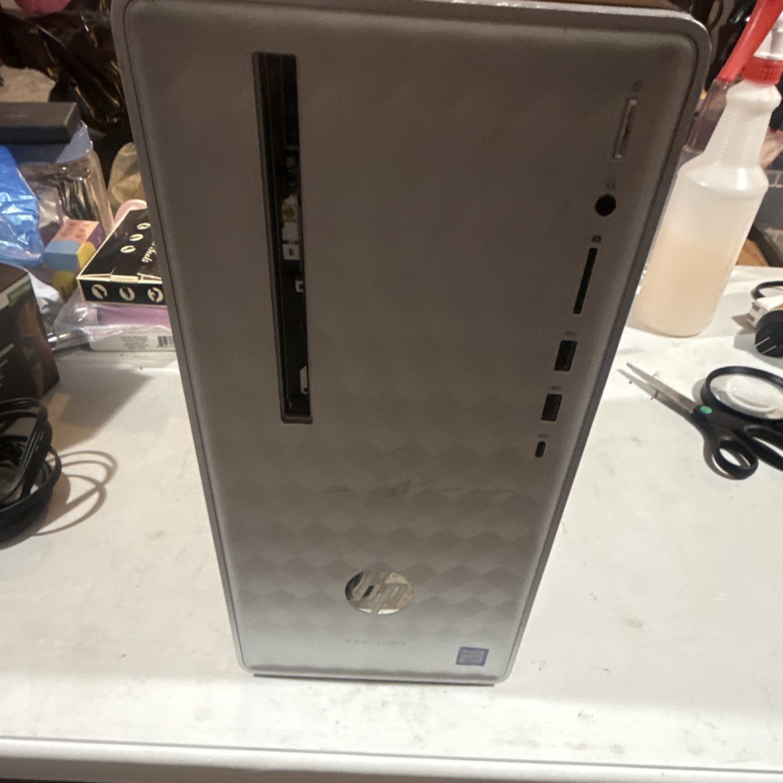 HP Pavilion 590-p0066 Tower i5-8400 12GB 1TB HDD Win10 UHD 630 WiFi BT