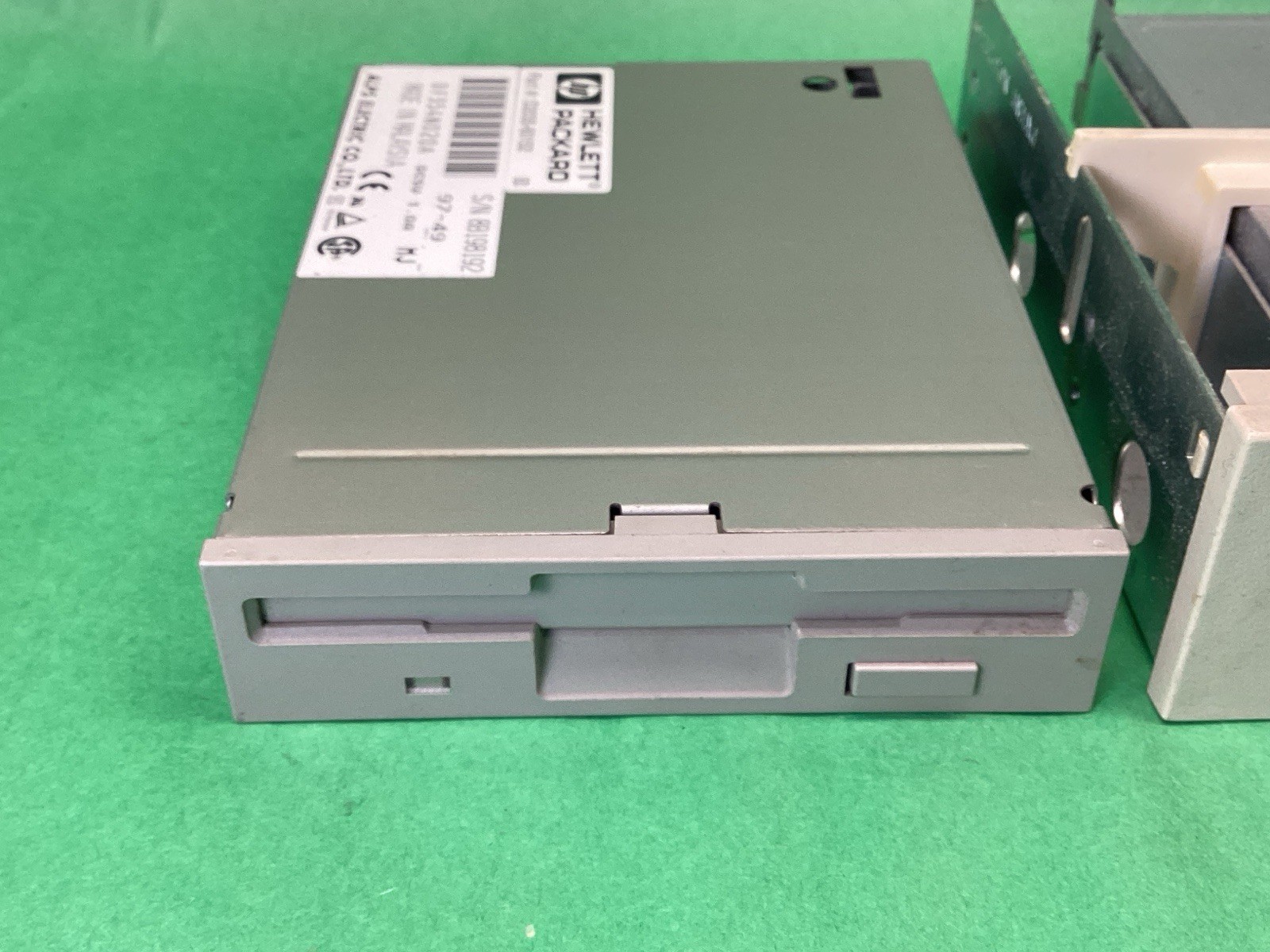 x3 Beige 3.5” Internal Floppy Drive Citizen Alps HP Mitsumi UNTESTED – LOT OF 3