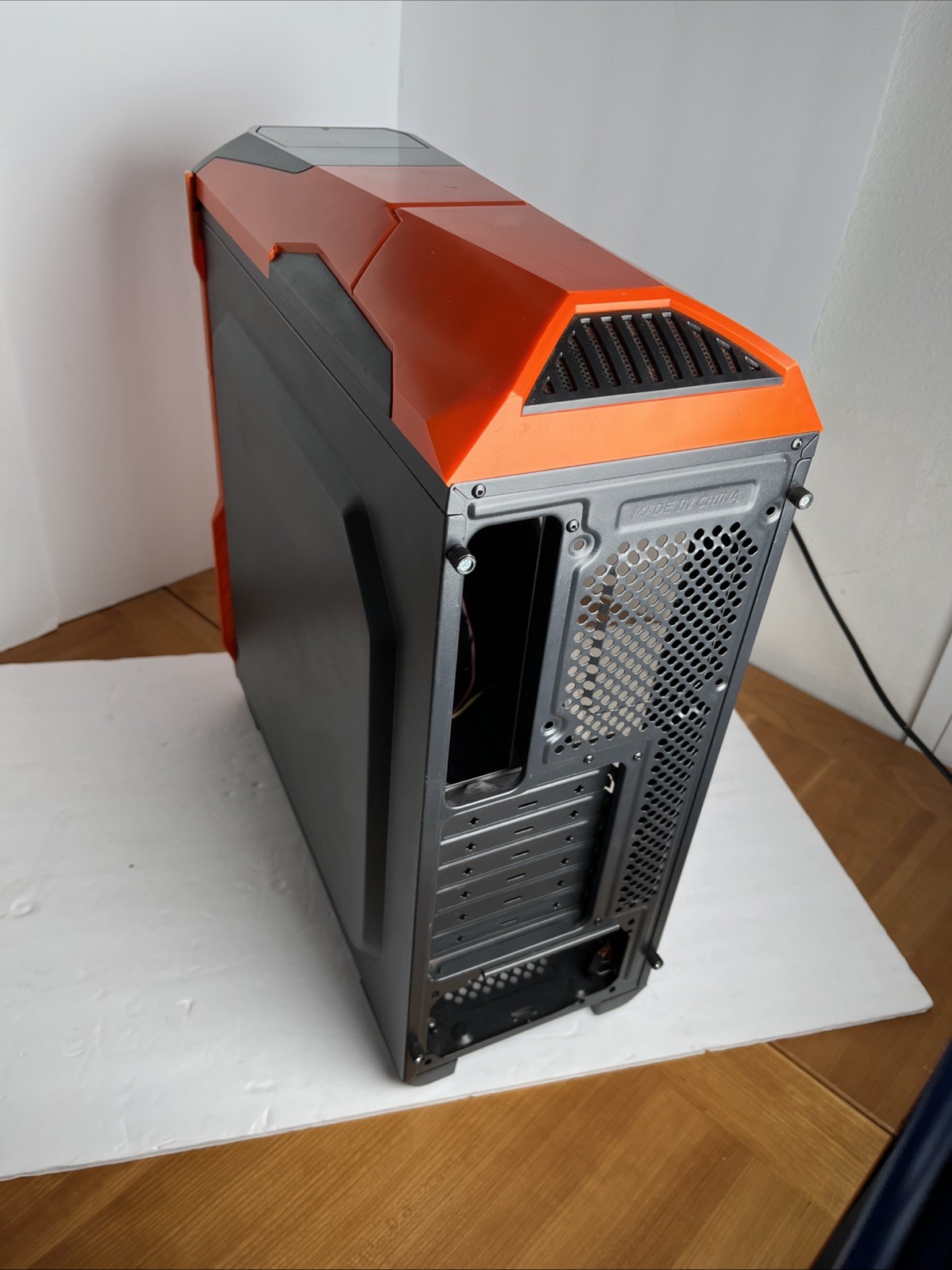 Segotep Computer Case Orange & Black W/ Wires Inside, Tested & Works