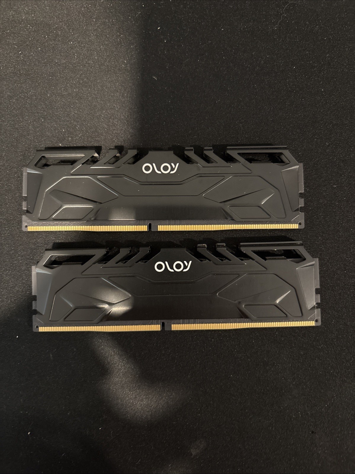 OLOy 16GB (2x8GB) PC4-24000 (DDR4-3000) UDIMM Memory MD4U083016BJDA