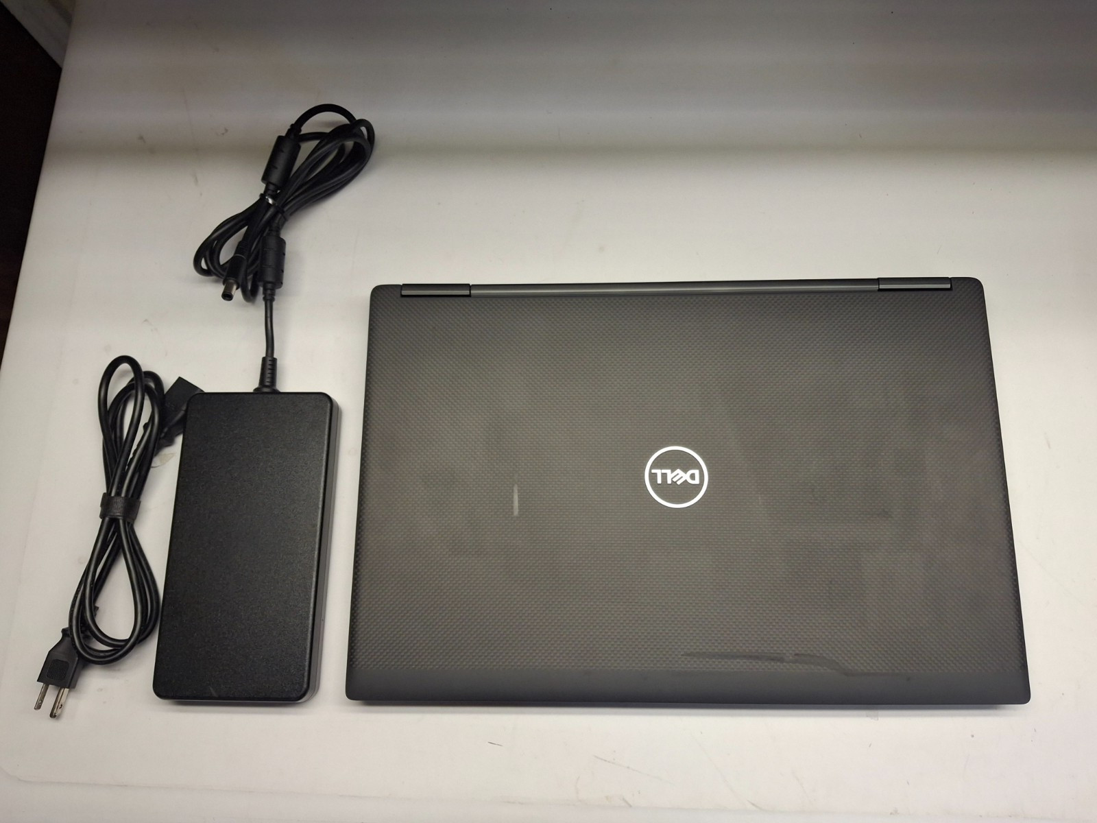 DELL PRECISION 7740 17.3″ I7-9850H 256GB SSD 32GB RAM NVIDIA RTX 4000 WIN 11 PRO