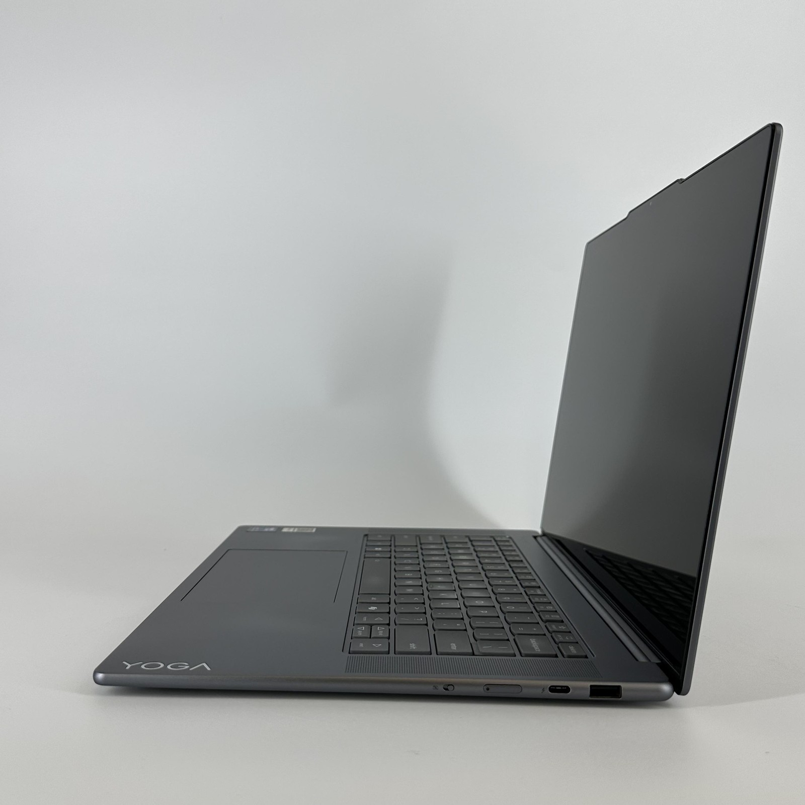 Lenovo Yoga Slim 7i 15.3 QHD+ TOUCH 2.2 GHz Ultra 7 256V 16GB 1TB SSD Very Good