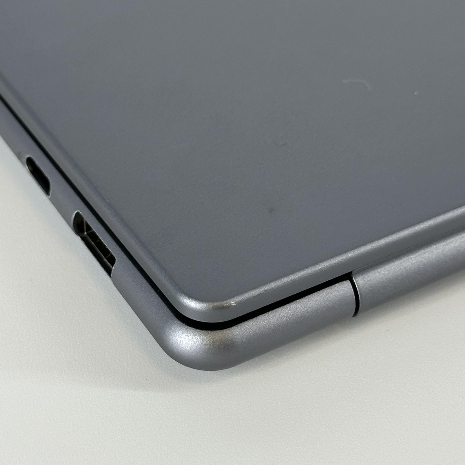 Lenovo Yoga Slim 7i 15.3 QHD+ TOUCH 2.2 GHz Ultra 7 256V 16GB 1TB SSD Very Good