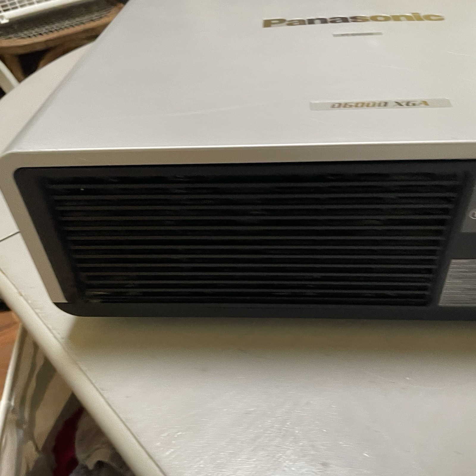 Panasonic PT-D6000 PT-D6000ULS 6500 Lumen Projector w/ET-DLE350 Lens 5966 Hours