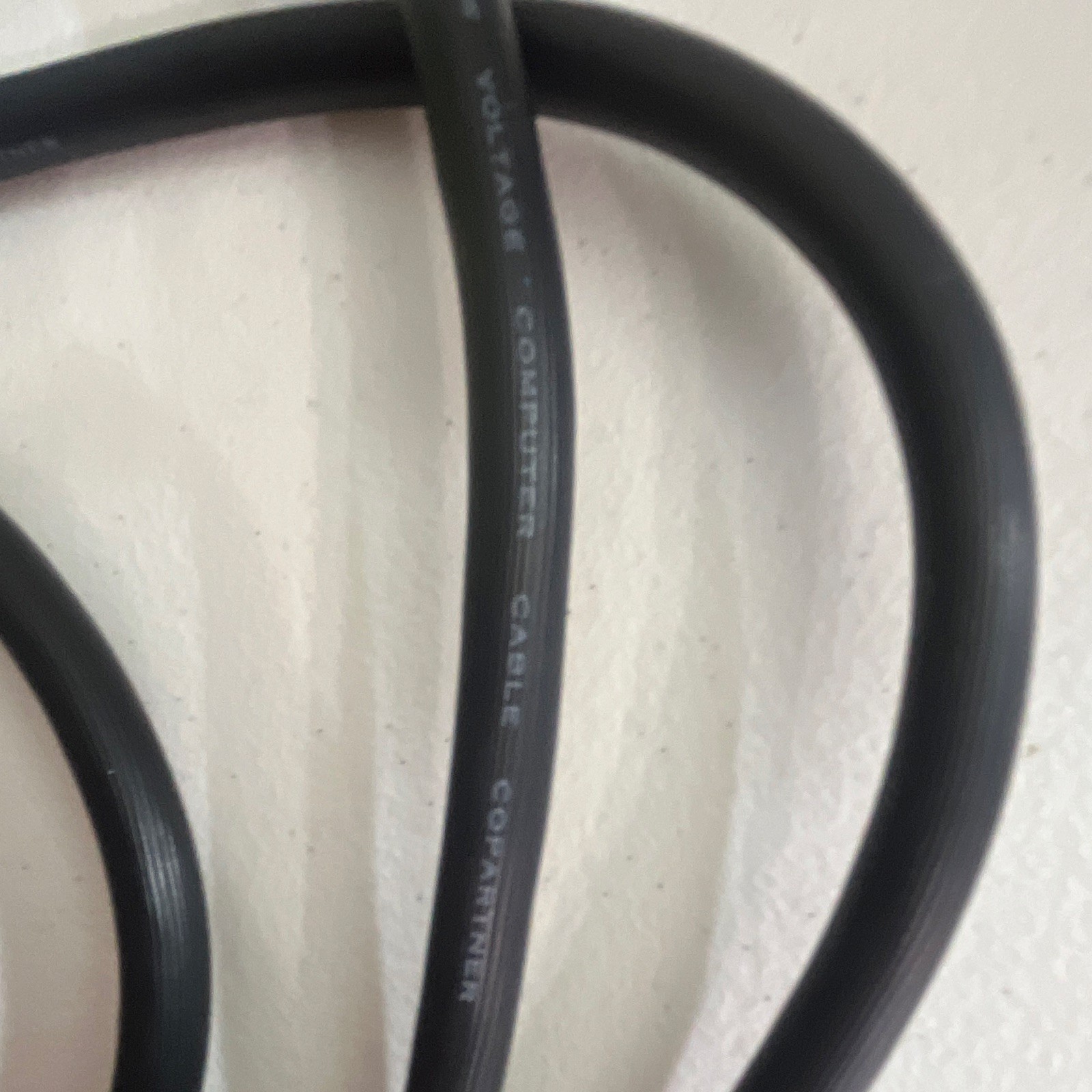 BMS VGA/SVGA D-Sub DE-15 15-Pin Male to Male Cable w/ Ferrite 1m Black