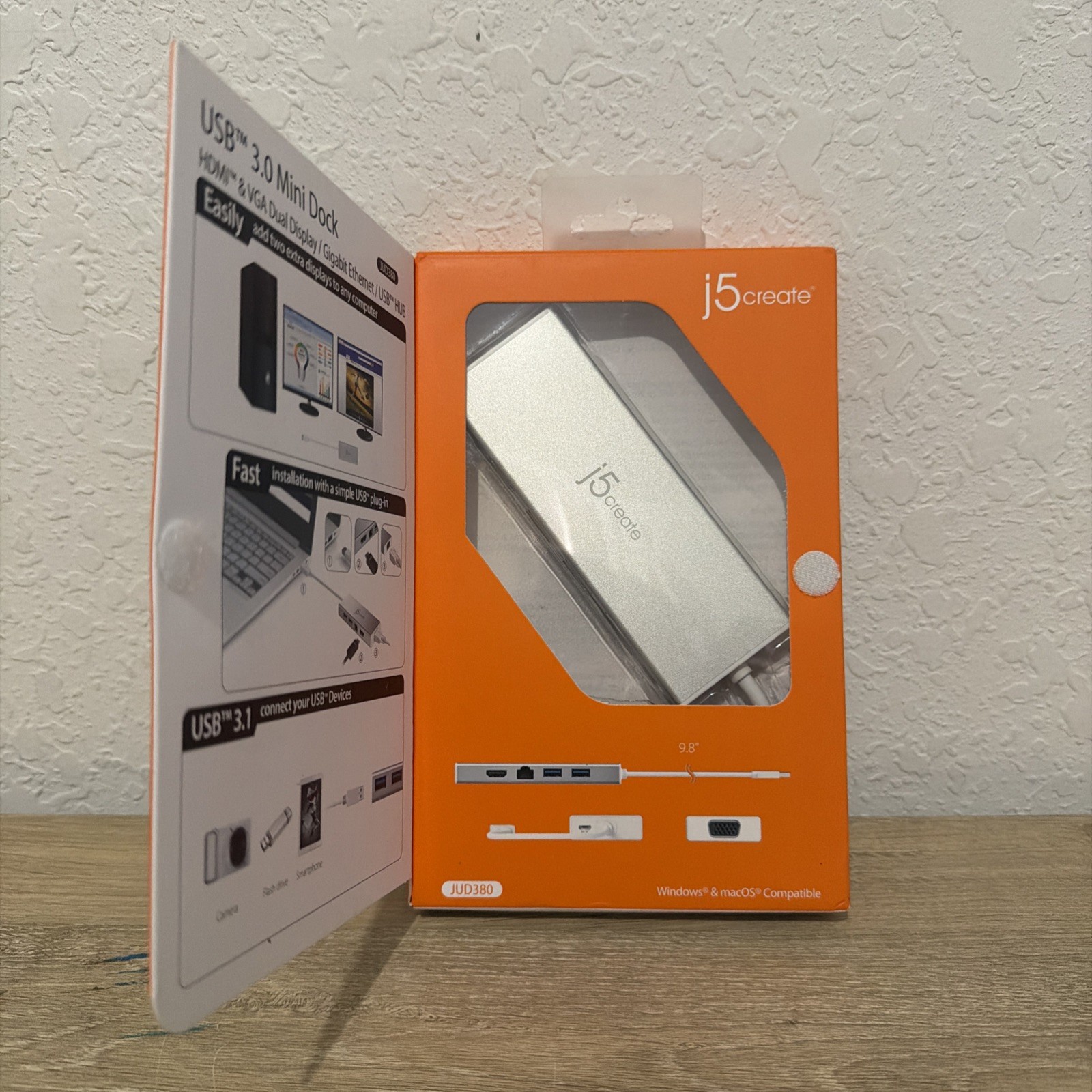 j5create USB 3.0 Mini Dock HDMI & VGA Dual Display/Gigabit Ethernet USB Hub