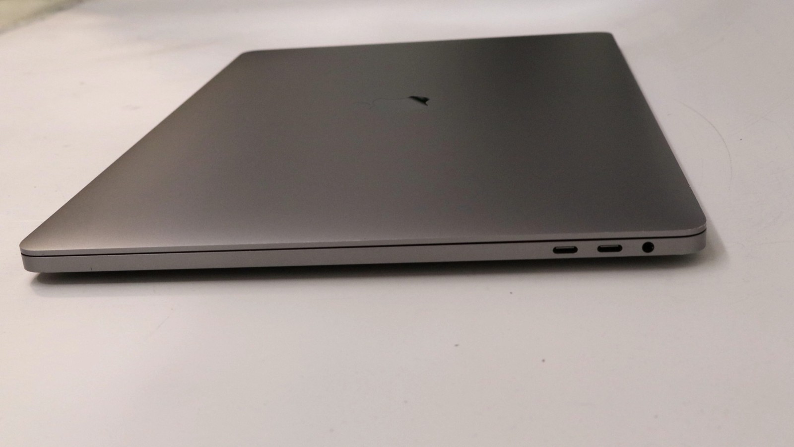 Apple Macbook Pro 16″ i9-9980HK 32GB 512GB – Excellent