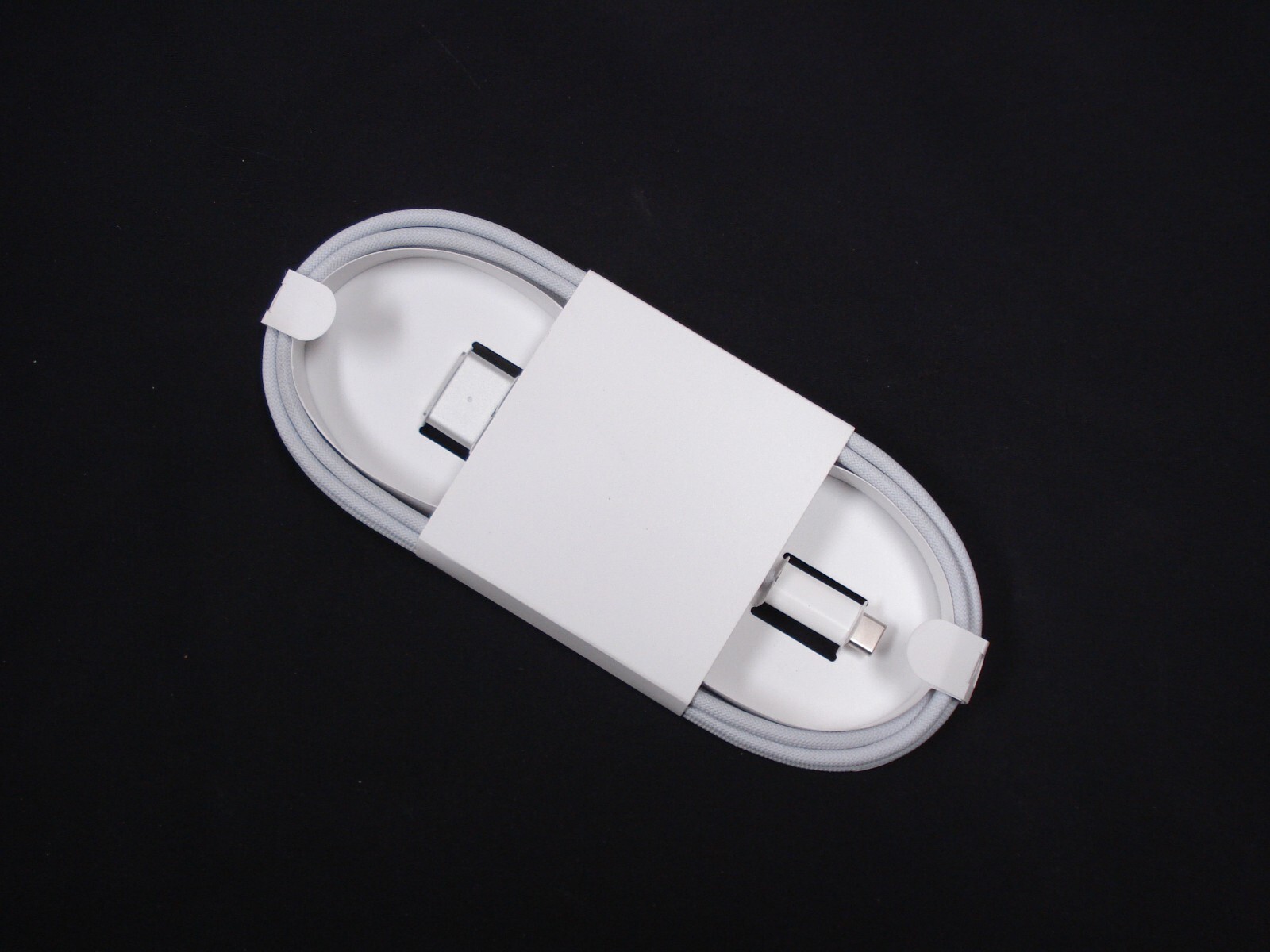 Brand New Genuine APPLE USB-C to MagSafe 3 Cable (2 m) 6 feet Silver MLYV3AM/A