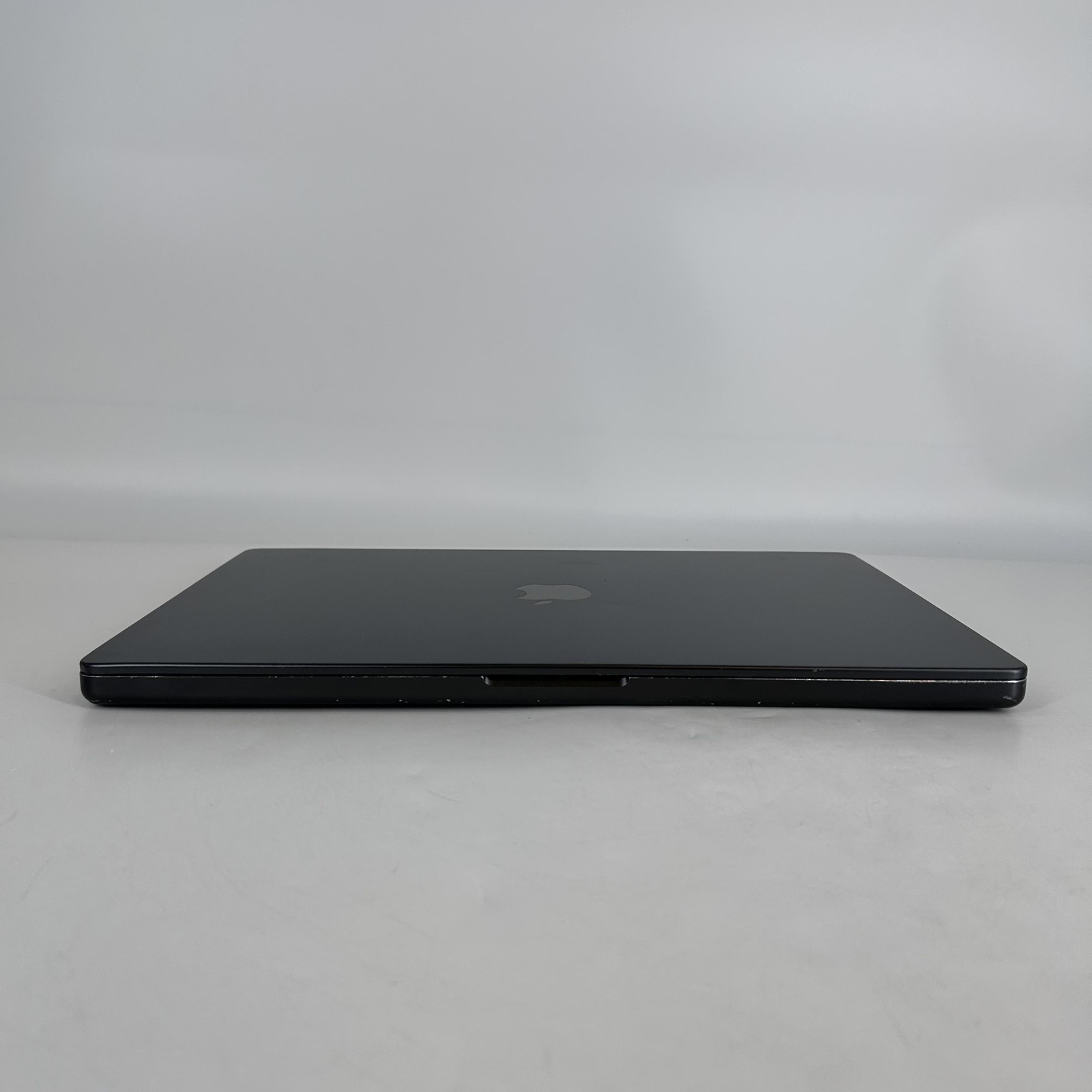 MacBook Pro 16 Black 2024 M4 Max 14-Core CPU 32-Core GPU 36GB 1TB SSD Bent Frame