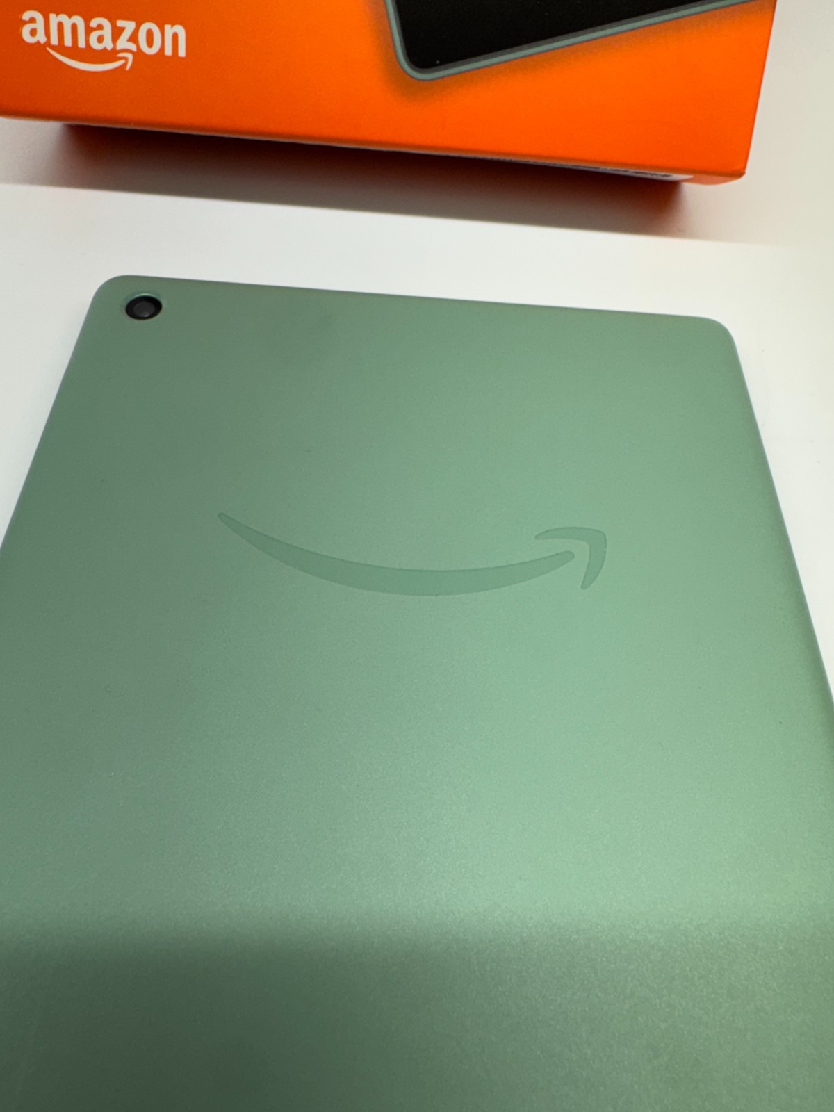 Amazon Fire 7 Tablet With Alexa 7″ Display 16 GB 9th Generation Sage Green WORKS