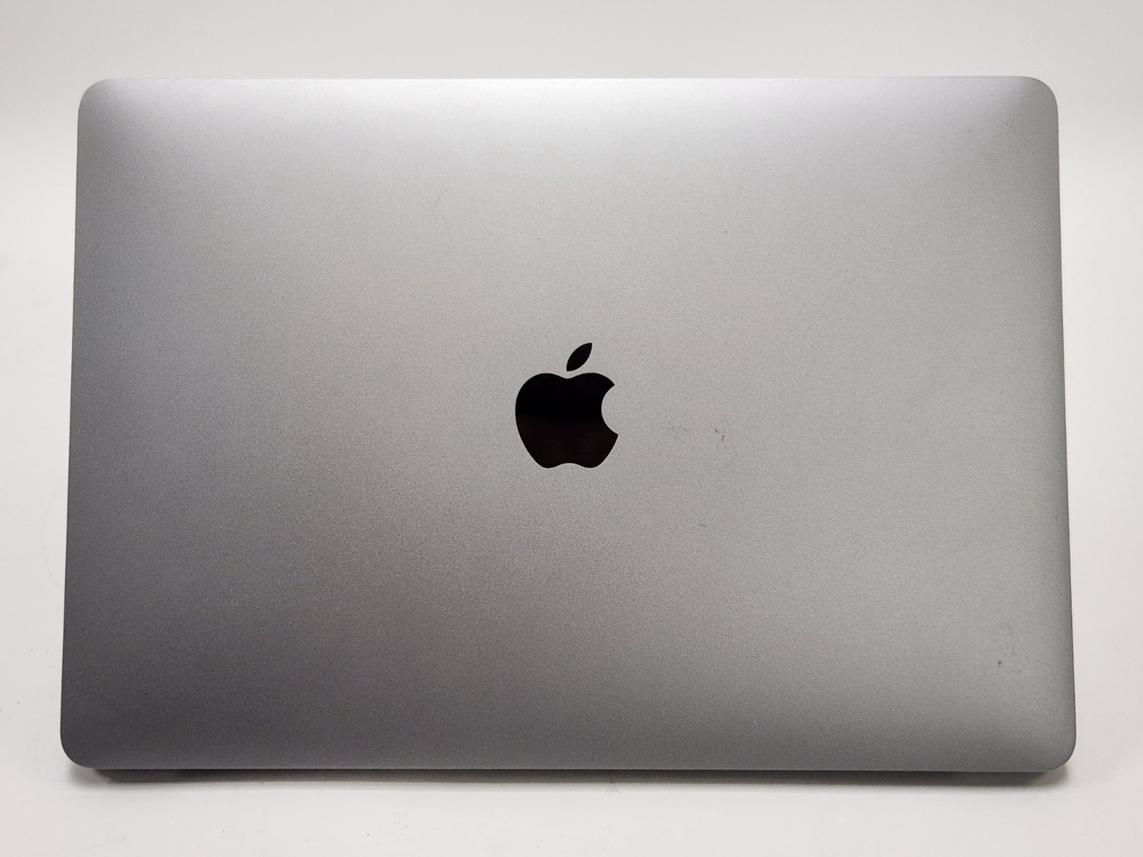 2020 Apple MacBook Pro 13.3″ M1 Chip 8GB RAM 256GB A2338 Bundle Adapter 119 cyc