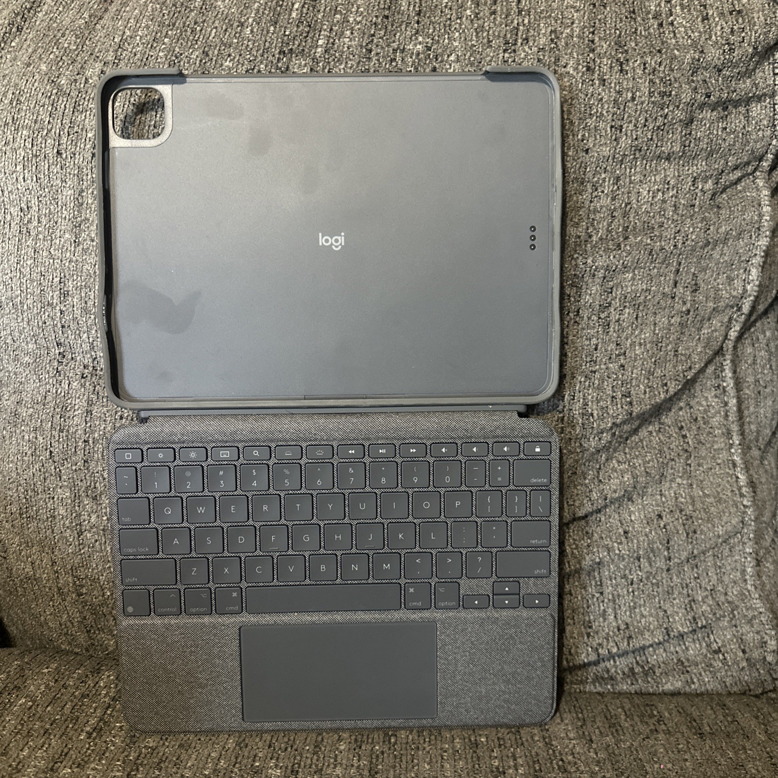 Logitech Combo Touch Keyboard Case YU0048 – 1st-4th Gen Pro & 4th-5th Gen Air