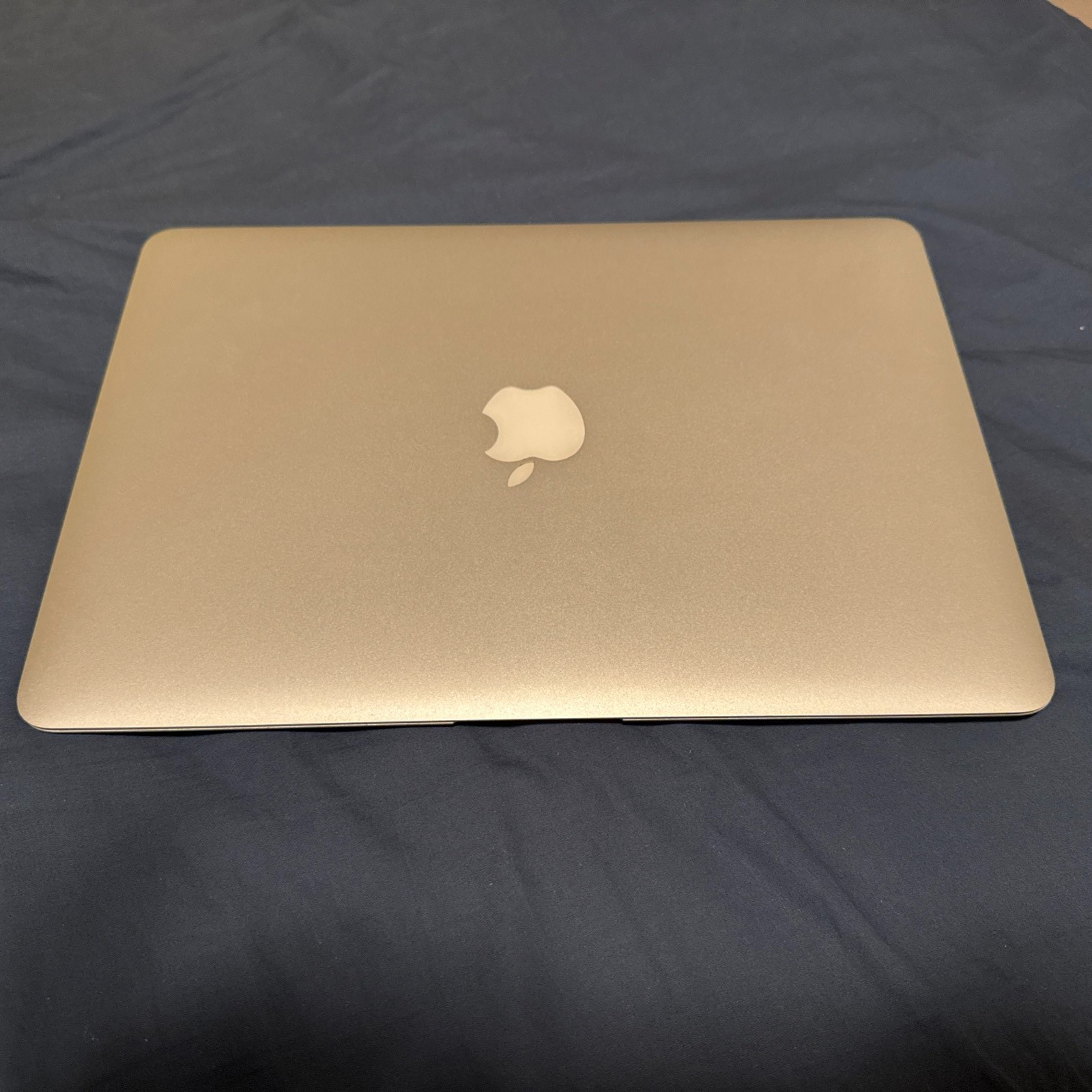 Apple MacBook Air 13.3″ (128GB SSD, Intel Core i5 5th Gen., 1.80 GHz, 8GB)…