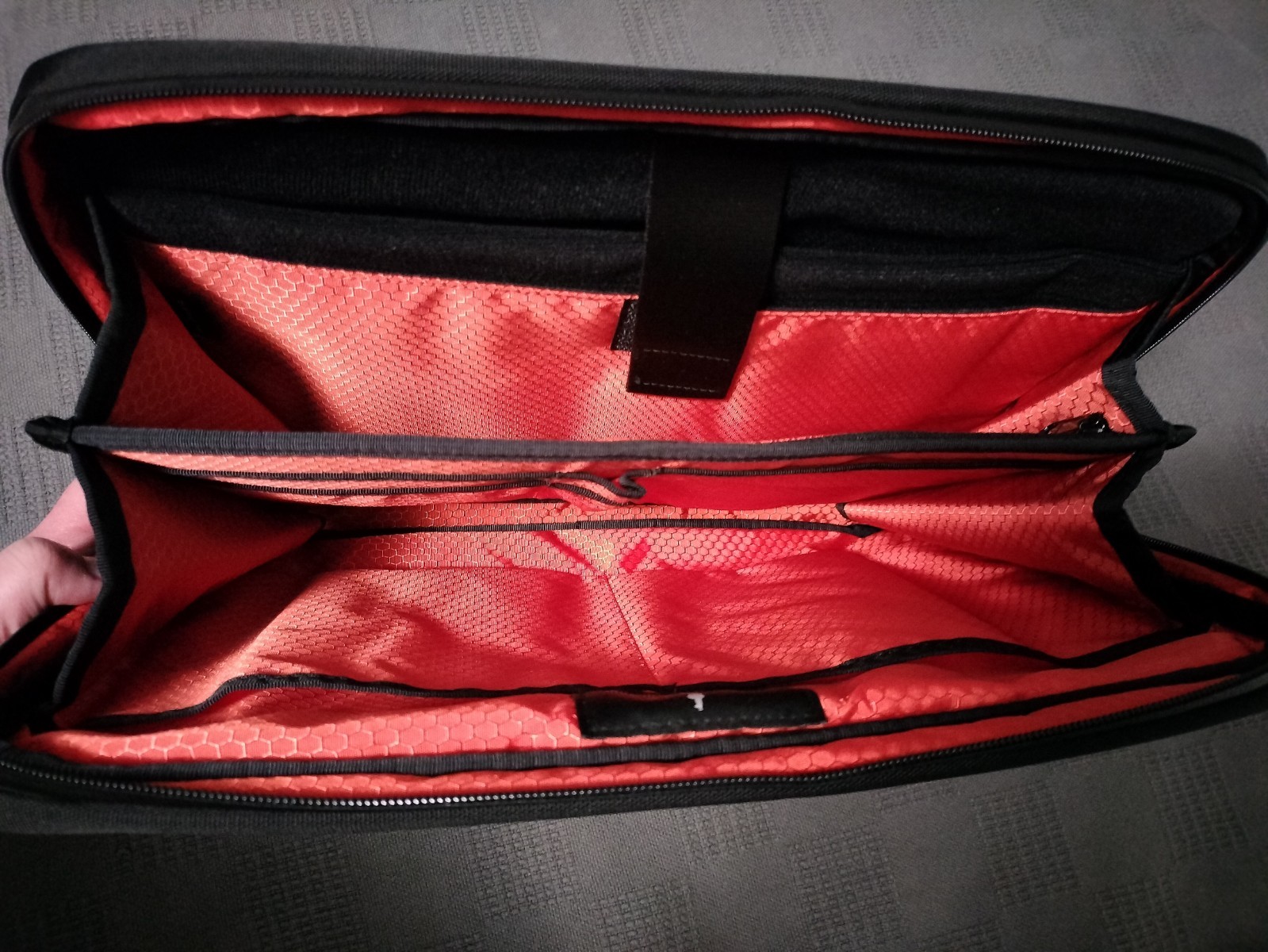 Alpaka Elements Tech Brief Laptop Tablet Sling Messenger Bag (13in, 5.5 L)