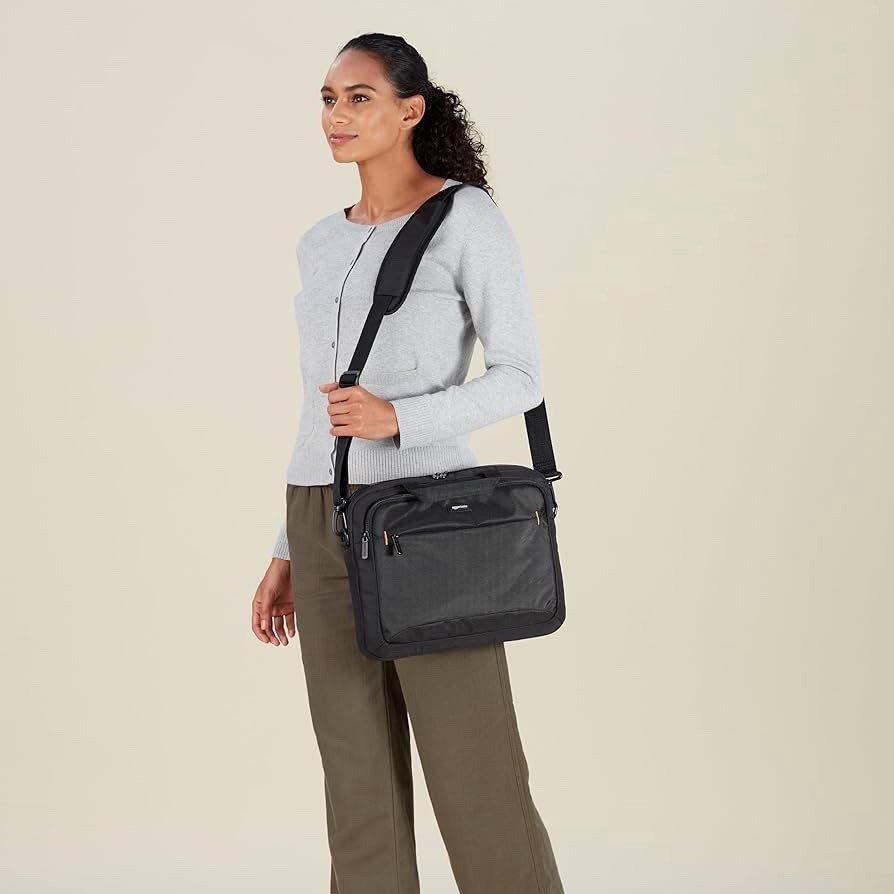 NEW Amazon Basics 14 Inch Tablet and Laptop Bag Shoulder Bag Carrying Case BLACK