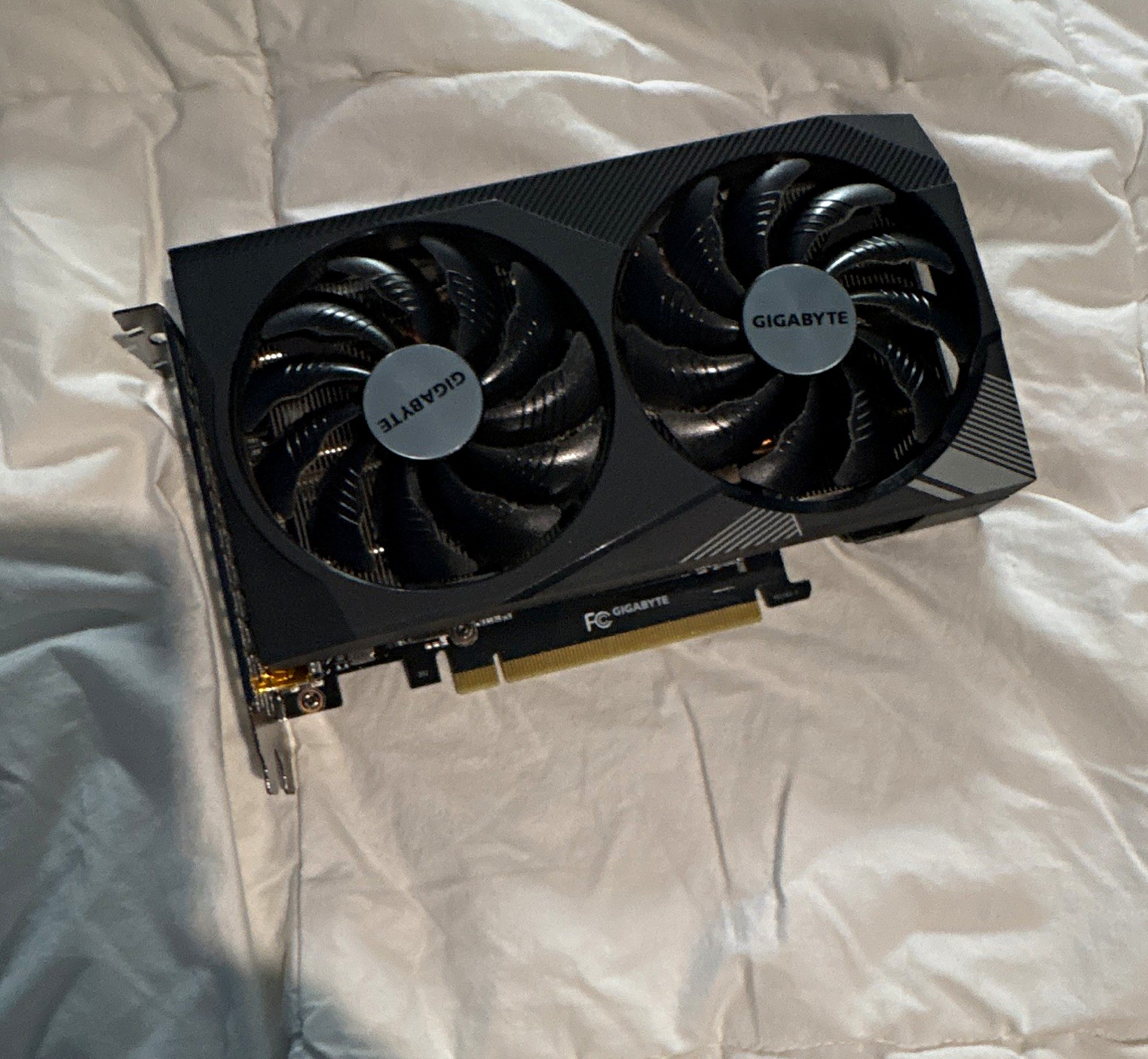 GIGABYTE NVIDIA GeForce RTX 8gb vram Dual Fan PCIe x16 HDMI/DP tested and works